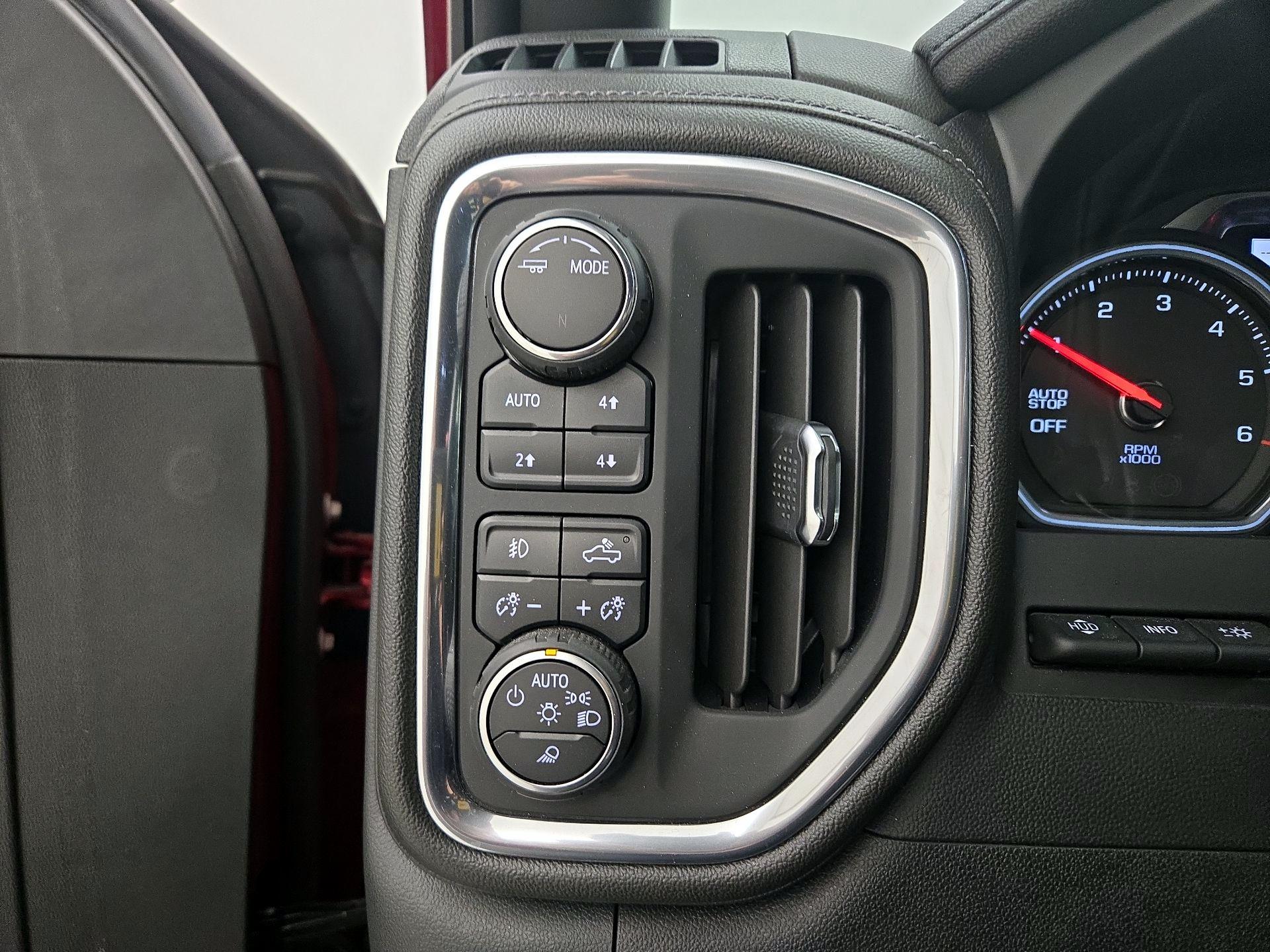 Thumbnail: 2020 Chevrolet Silverado 1500 - 13