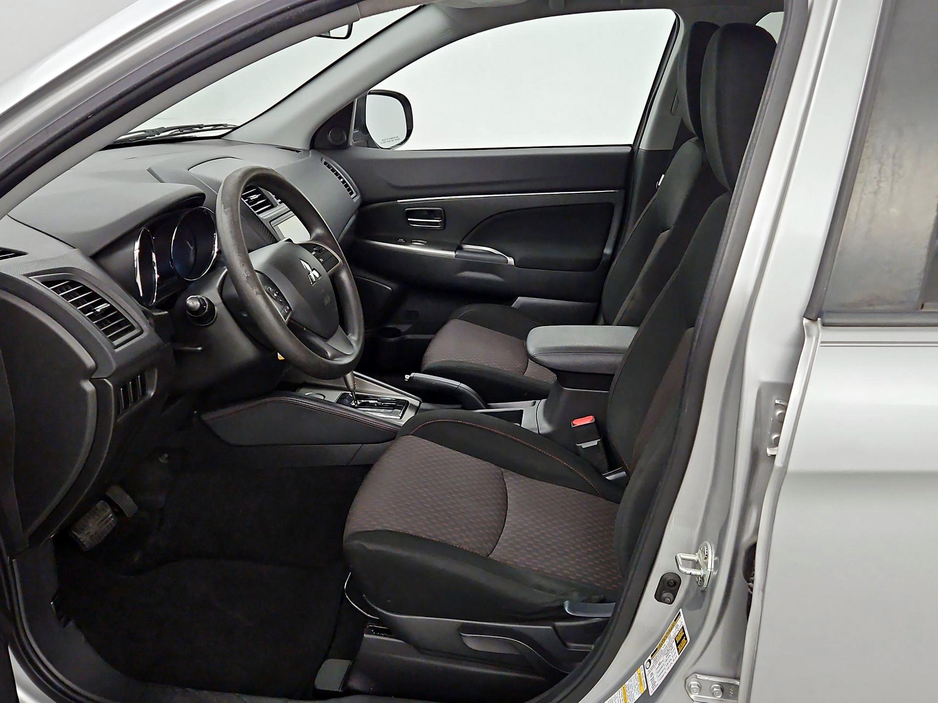 Thumbnail: 2018 Mitsubishi Outlander Sport - 11
