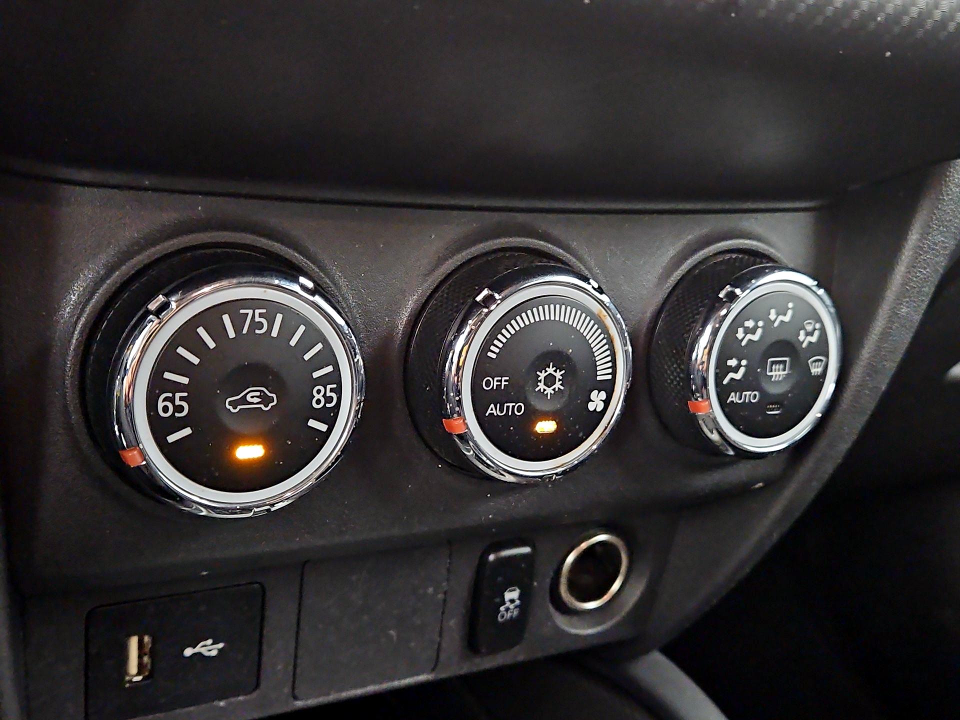 Thumbnail: 2018 Mitsubishi Outlander Sport - 15