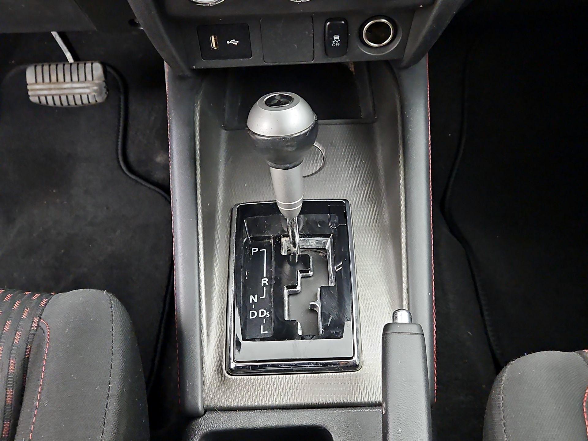 Thumbnail: 2018 Mitsubishi Outlander Sport - 16