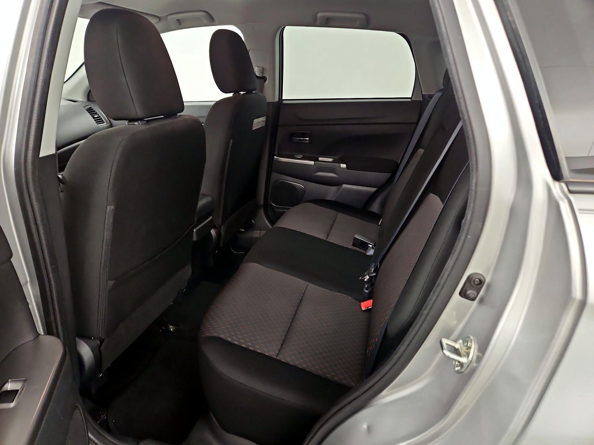 Thumbnail: 2018 Mitsubishi Outlander Sport - 18