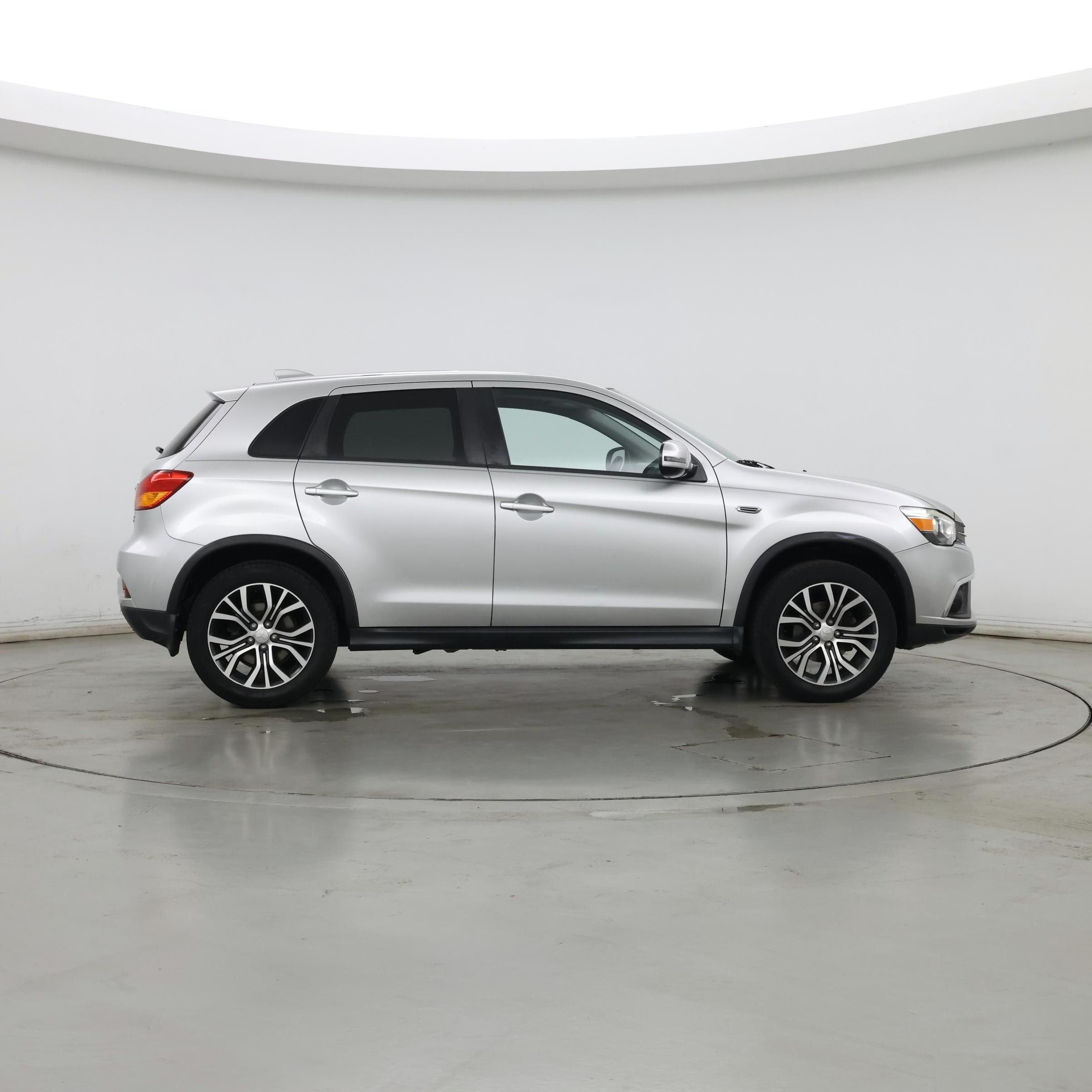 Thumbnail: 2018 Mitsubishi Outlander Sport - 7