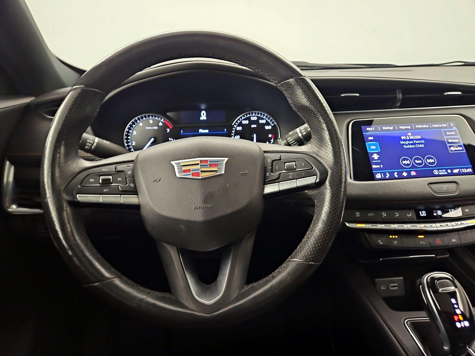 Thumbnail: 2021 Cadillac XT4 - 10