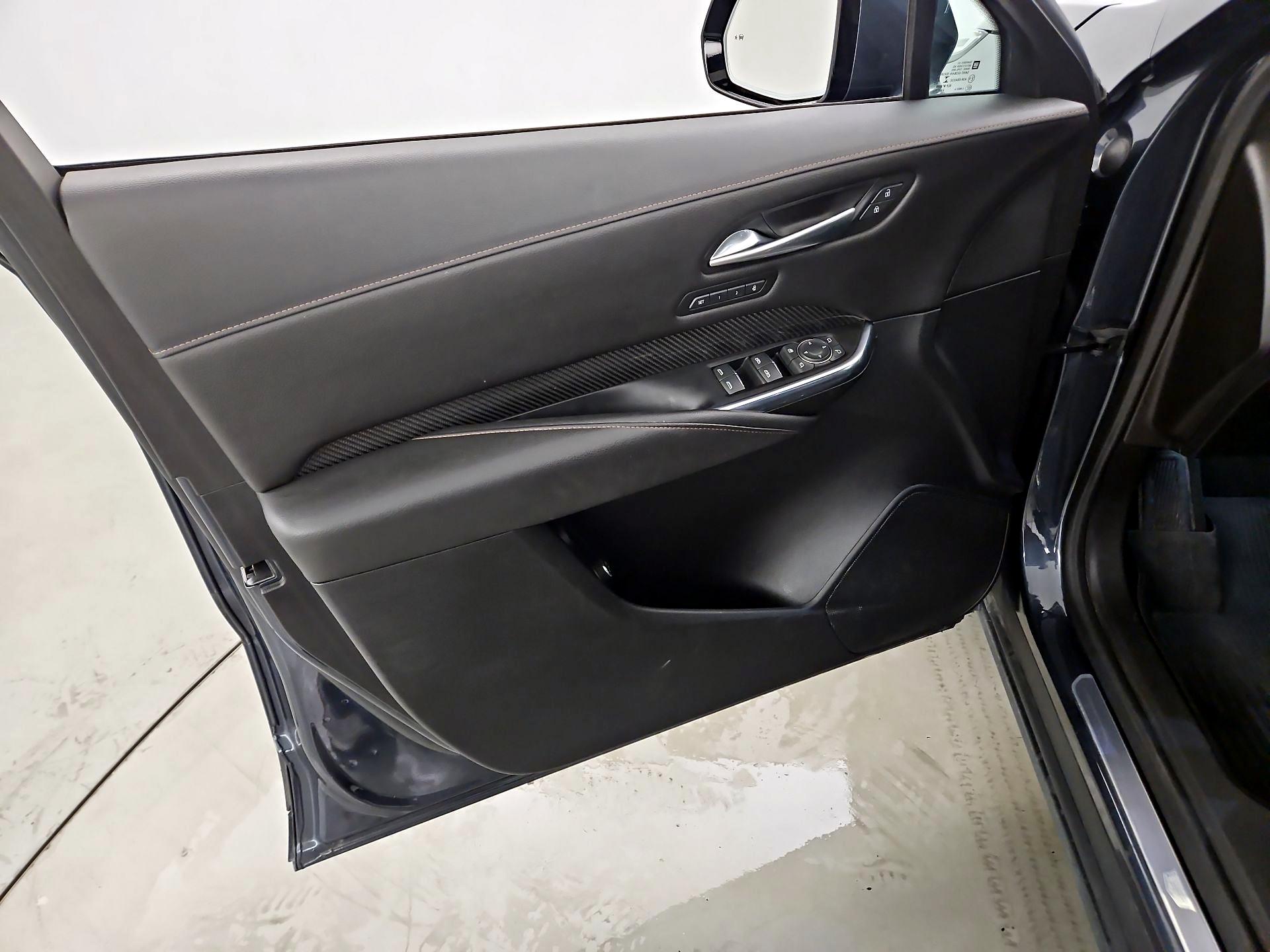 Thumbnail: 2021 Cadillac XT4 - 12