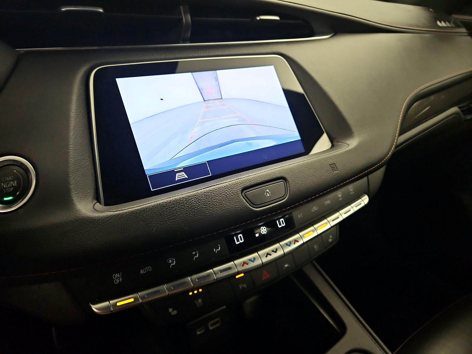 Thumbnail: 2021 Cadillac XT4 - 14