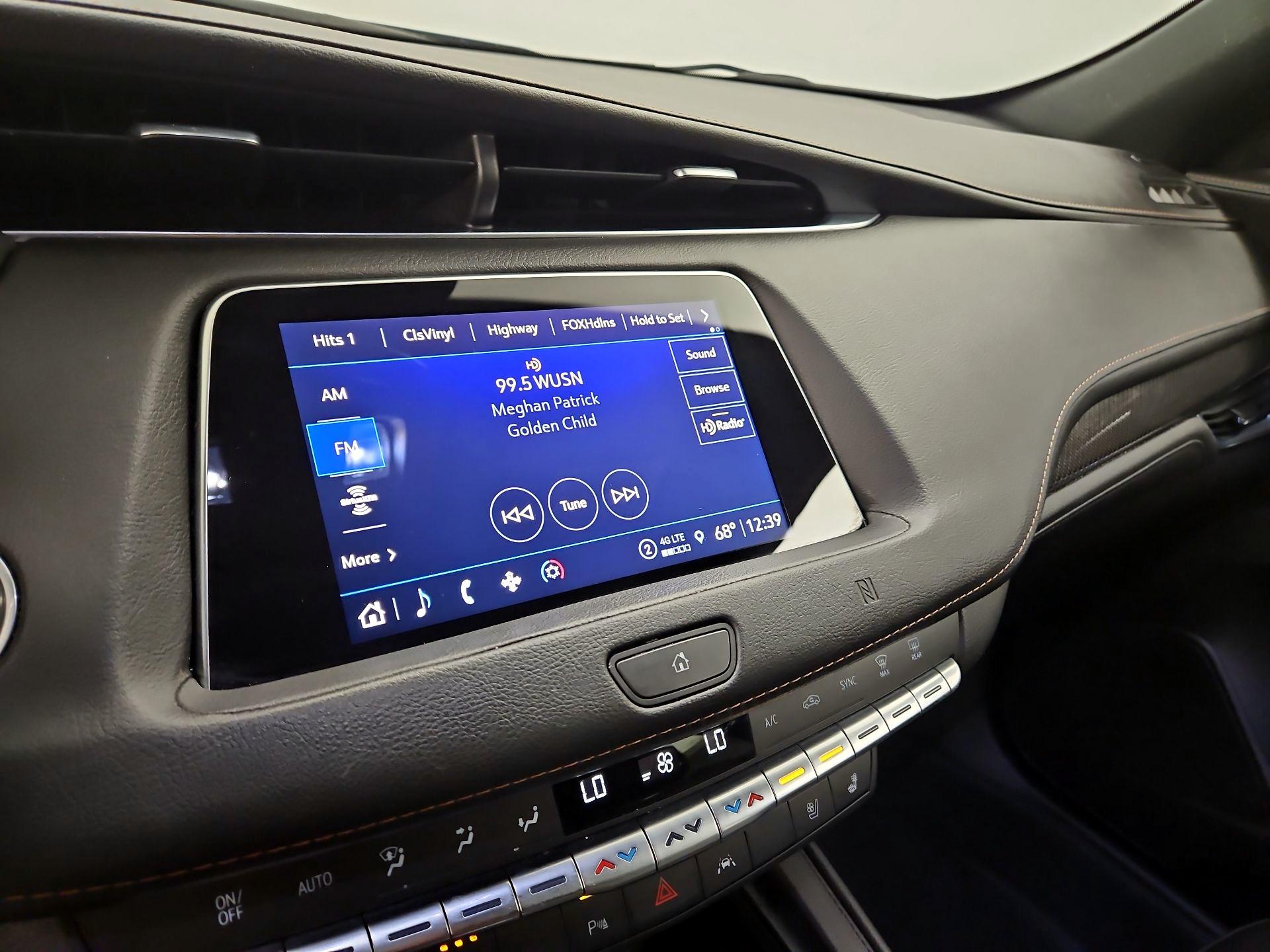 Thumbnail: 2021 Cadillac XT4 - 15