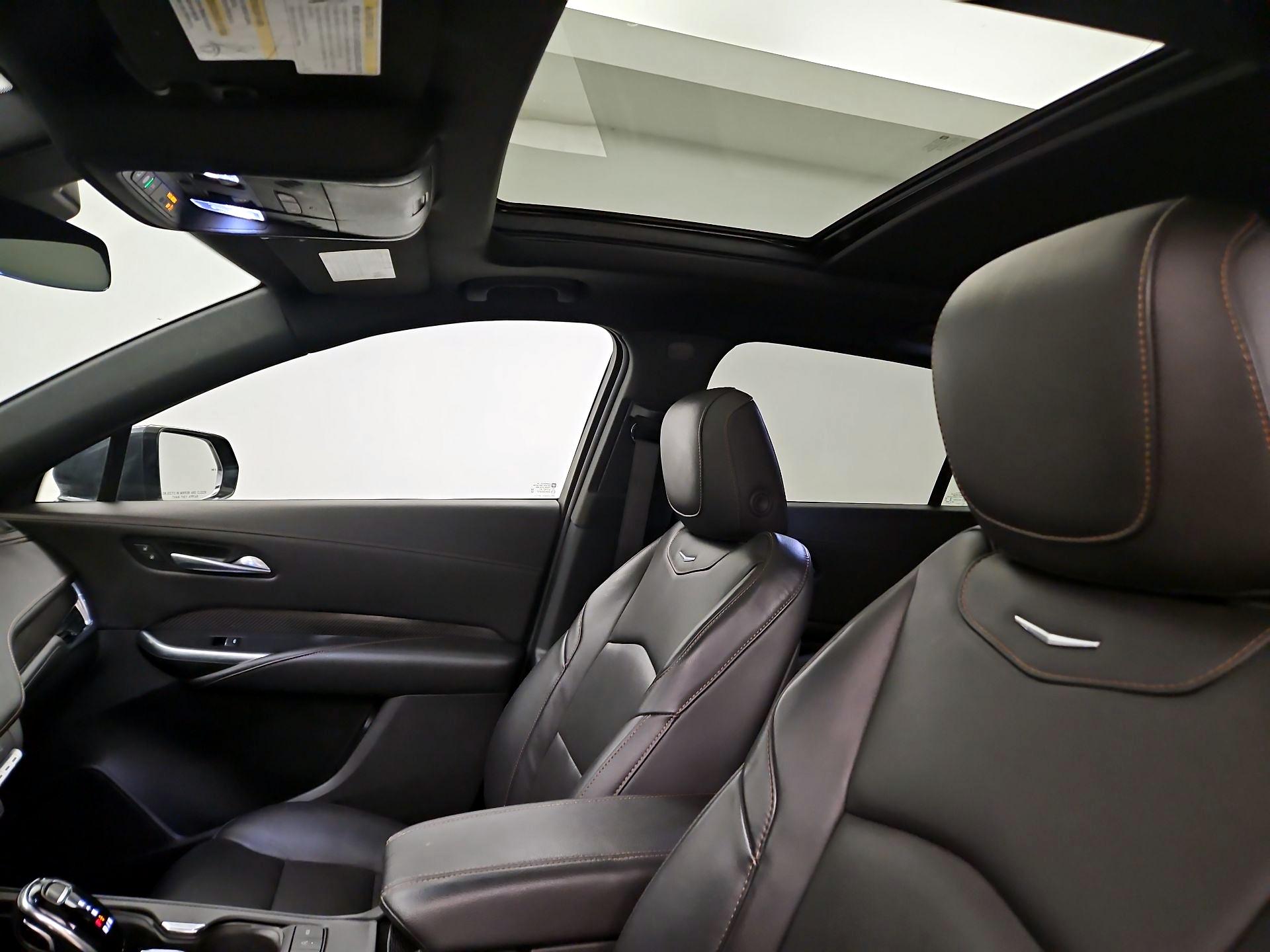 Thumbnail: 2021 Cadillac XT4 - 19
