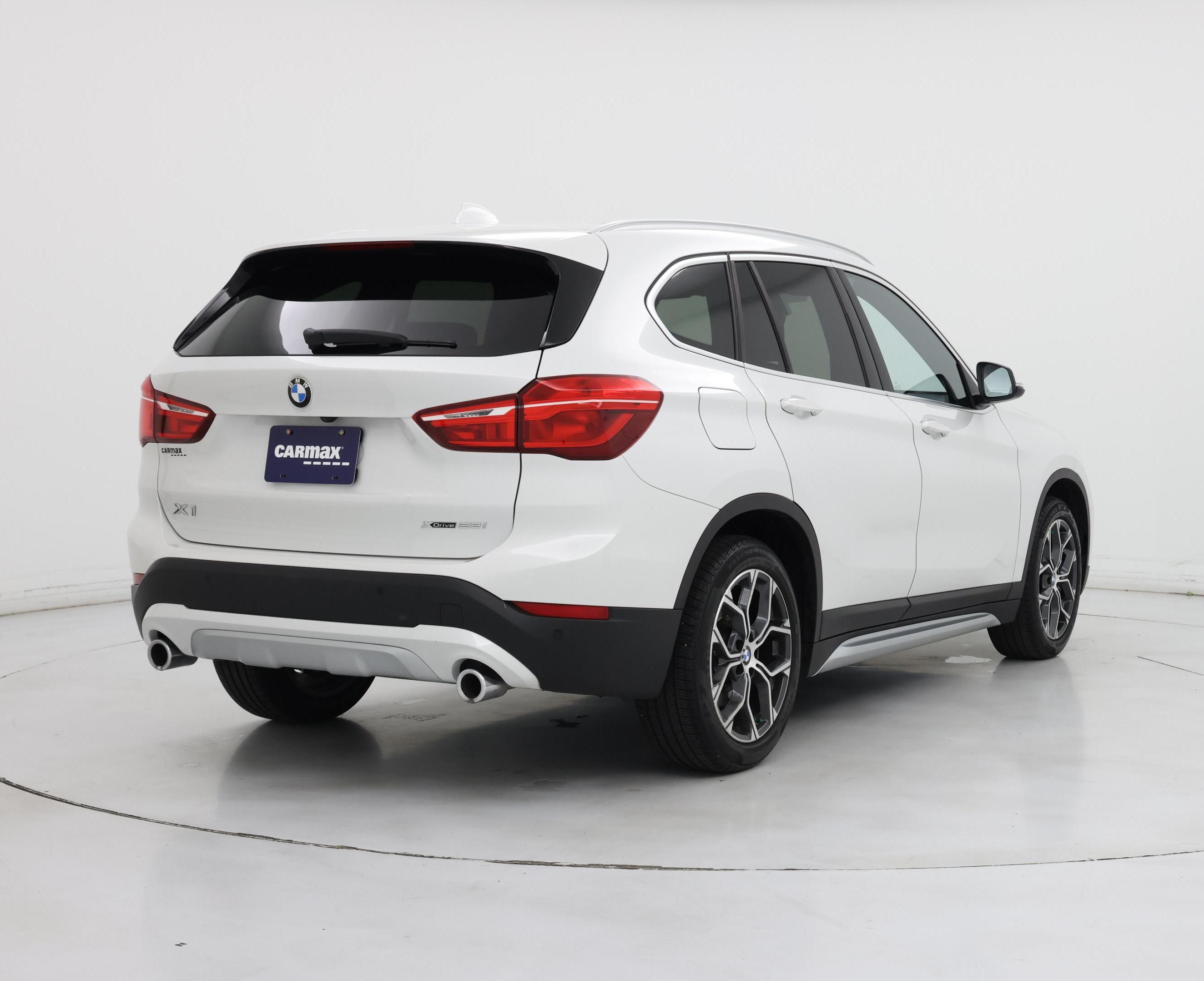 Thumbnail: 2021 BMW X1 - 8
