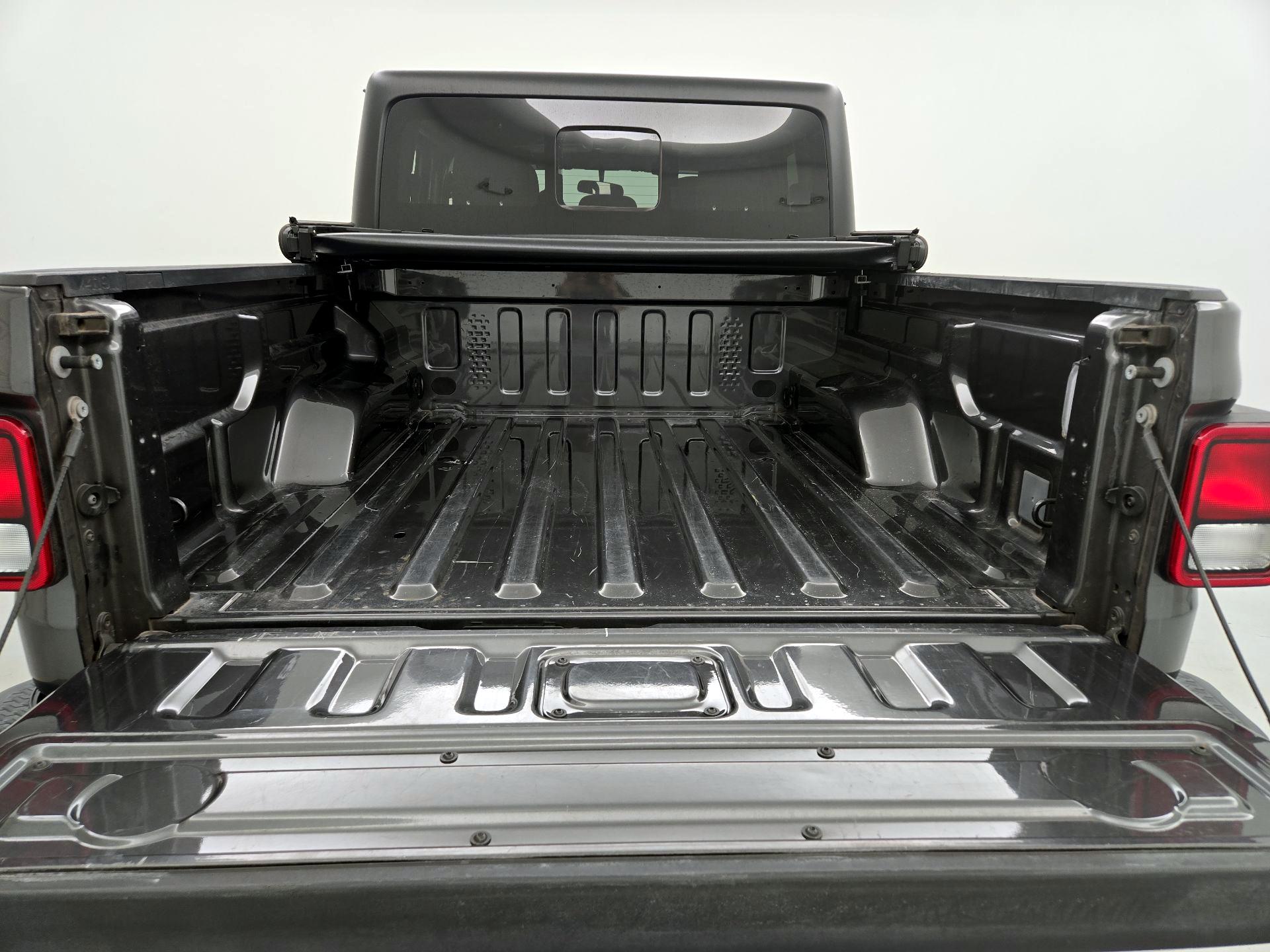 Thumbnail: 2023 Jeep Gladiator - 20