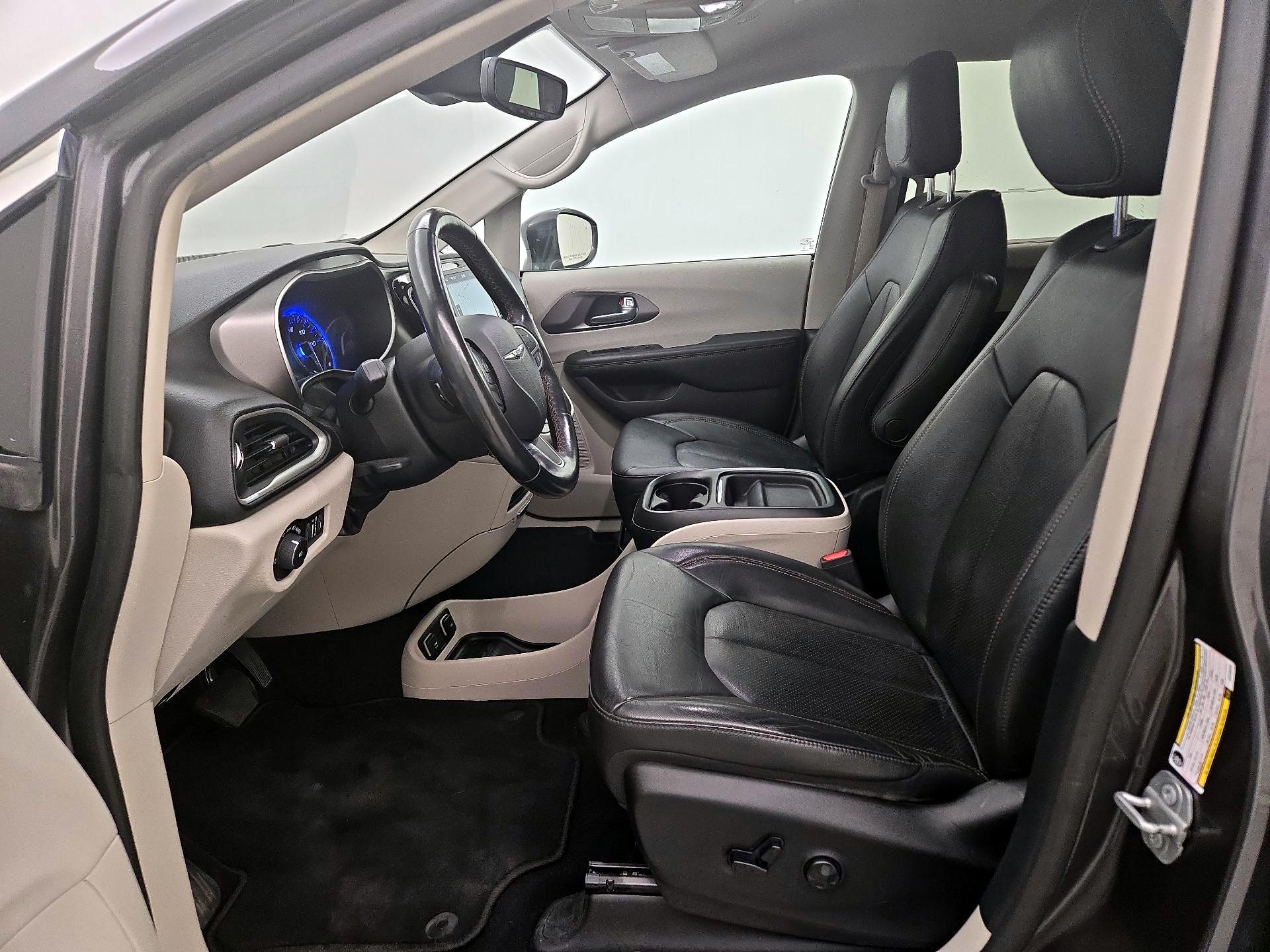 Thumbnail: 2020 Chrysler Pacifica - 11
