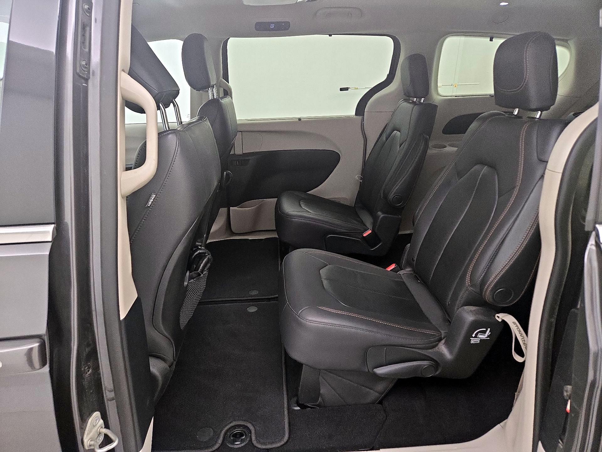 Thumbnail: 2020 Chrysler Pacifica - 20
