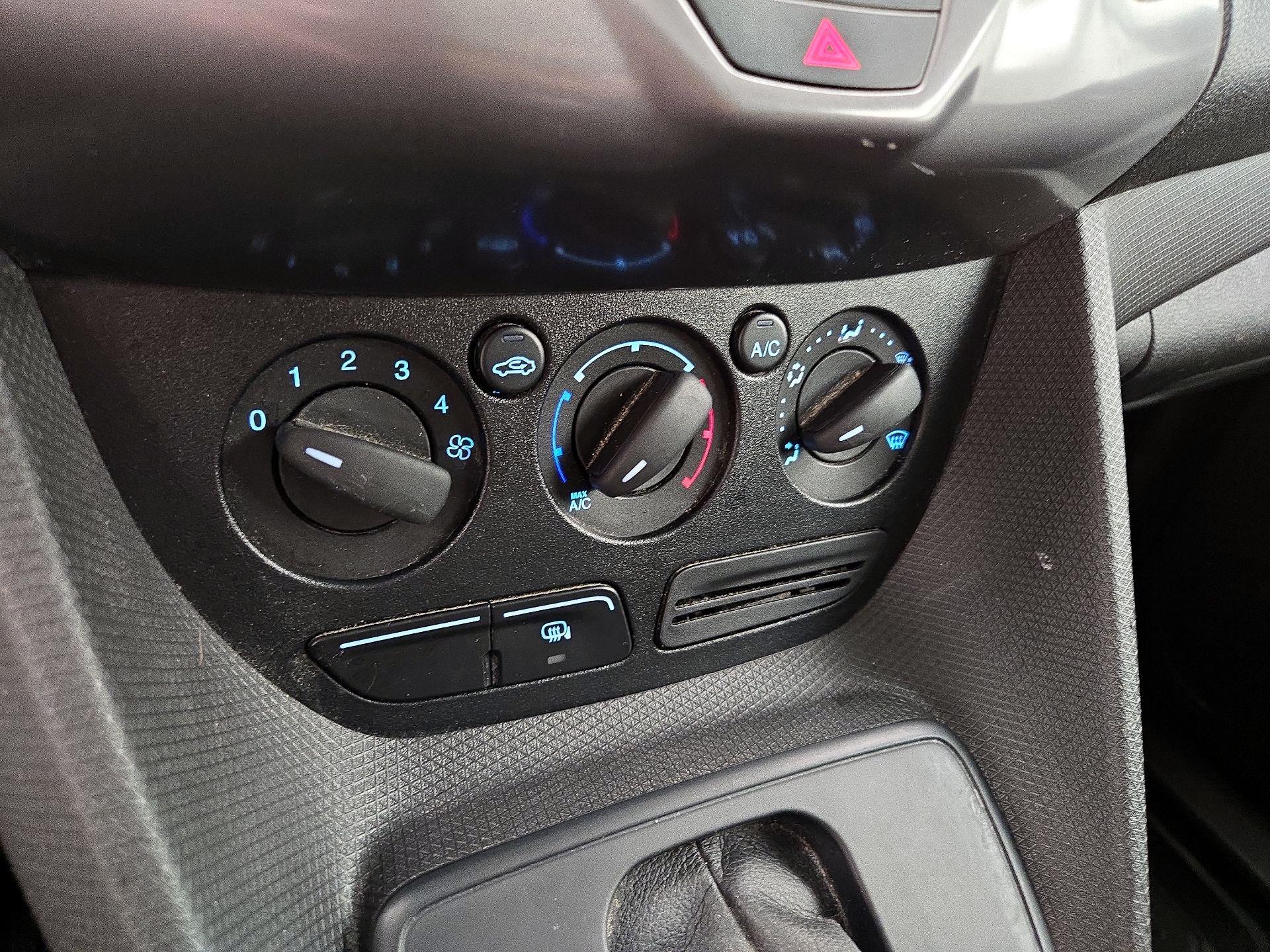 Thumbnail: 2018 Ford Transit Series - 15