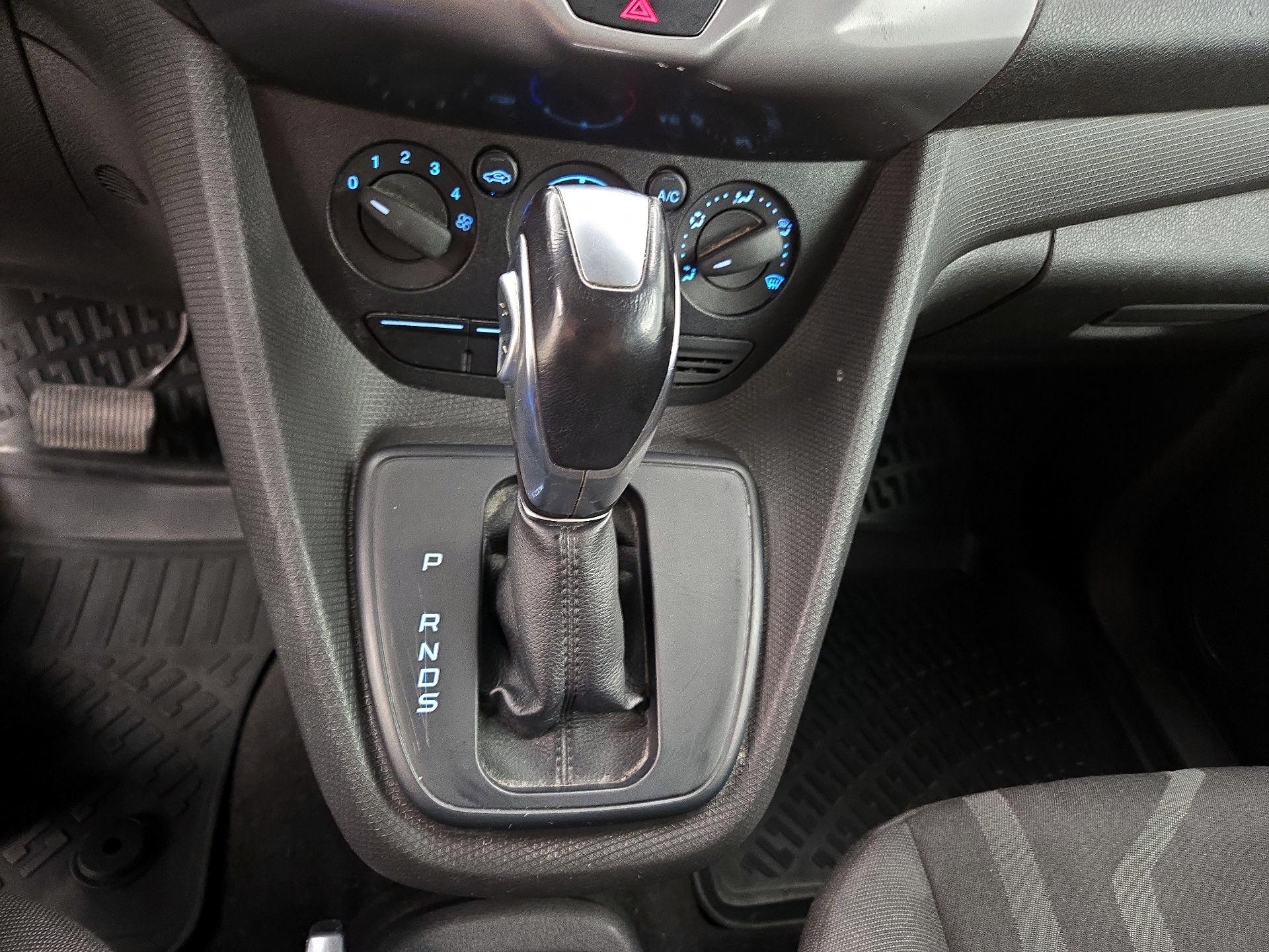Thumbnail: 2018 Ford Transit Series - 16