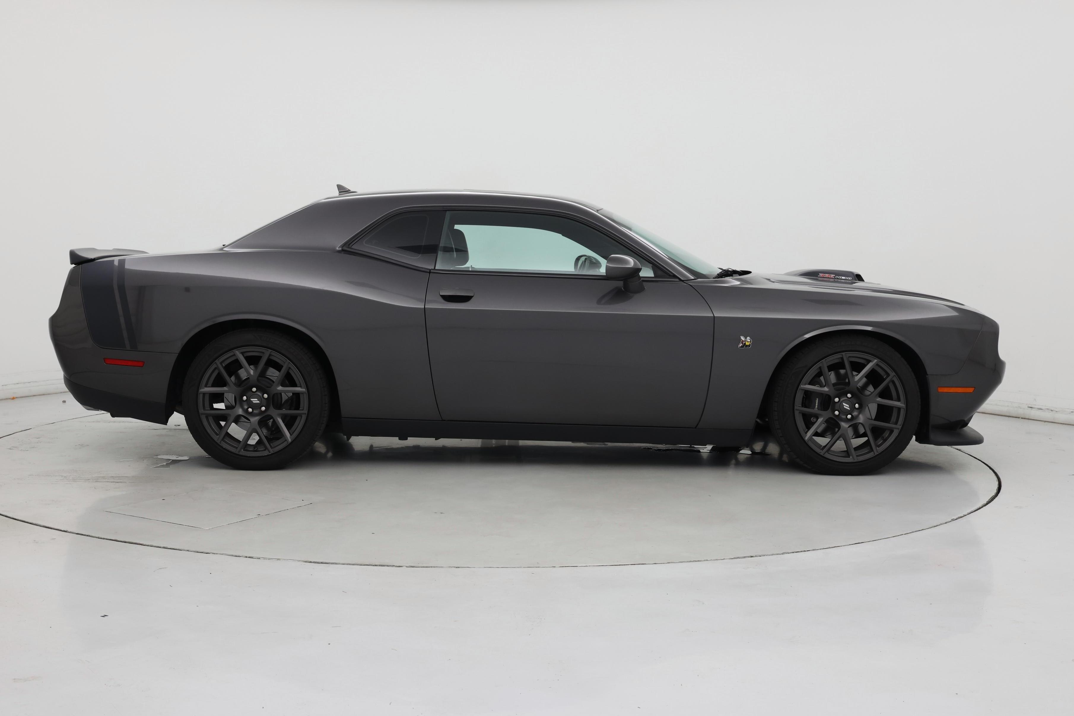 Thumbnail: 2017 Dodge Challenger - 7