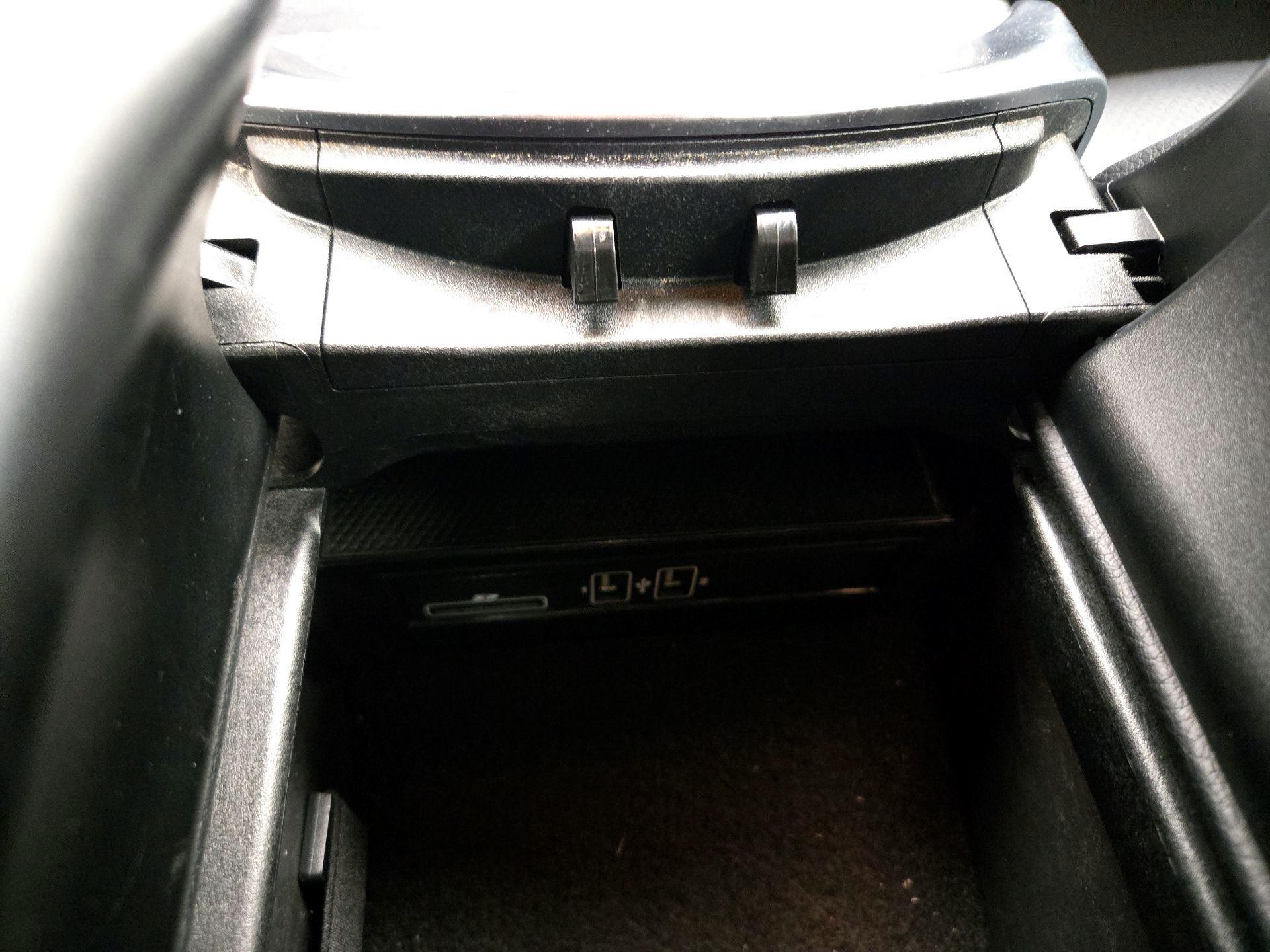 Thumbnail: 2017 Mercedes-Benz C-Class - 18