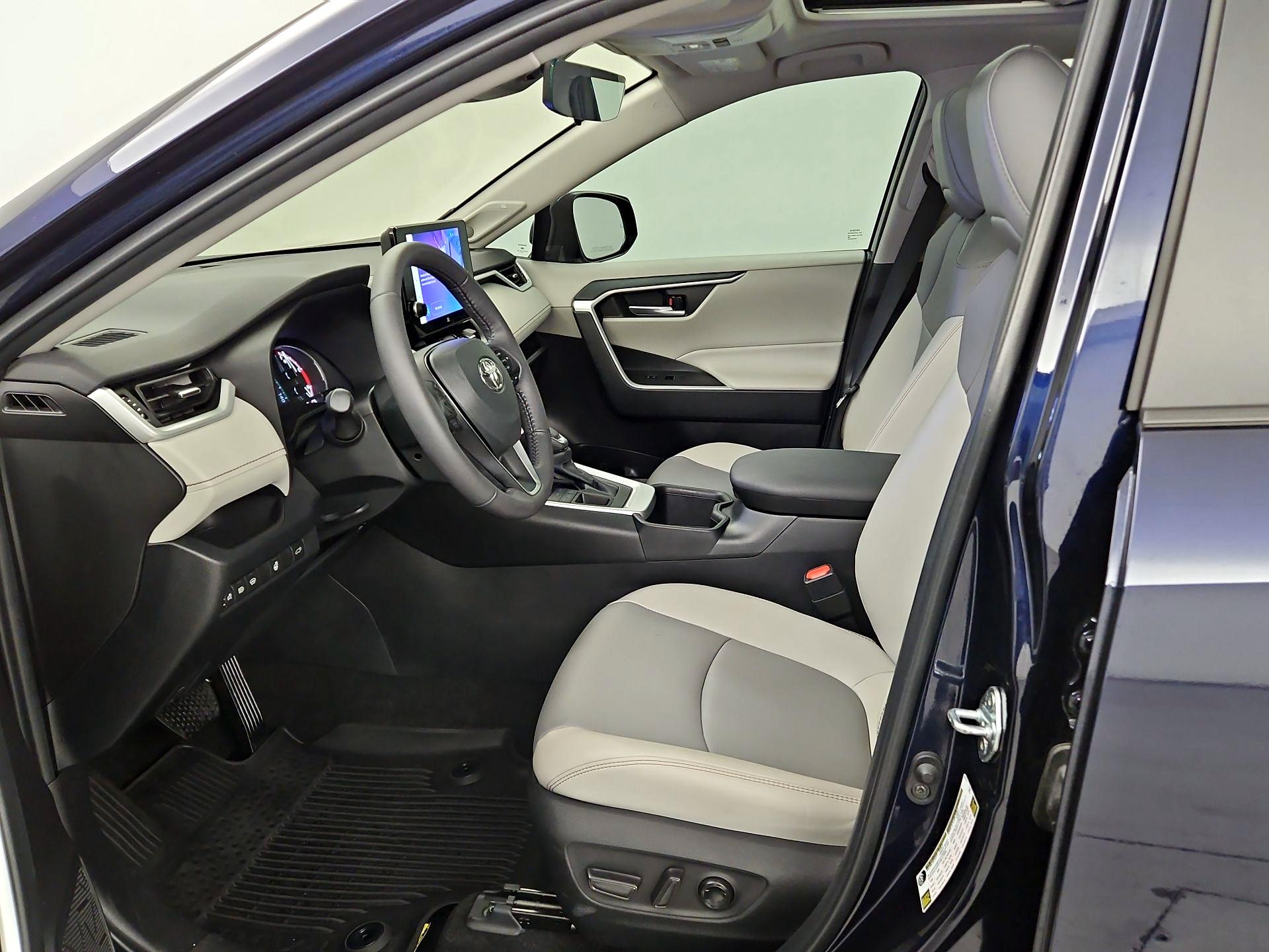 Thumbnail: 2023 Toyota RAV4 - 11