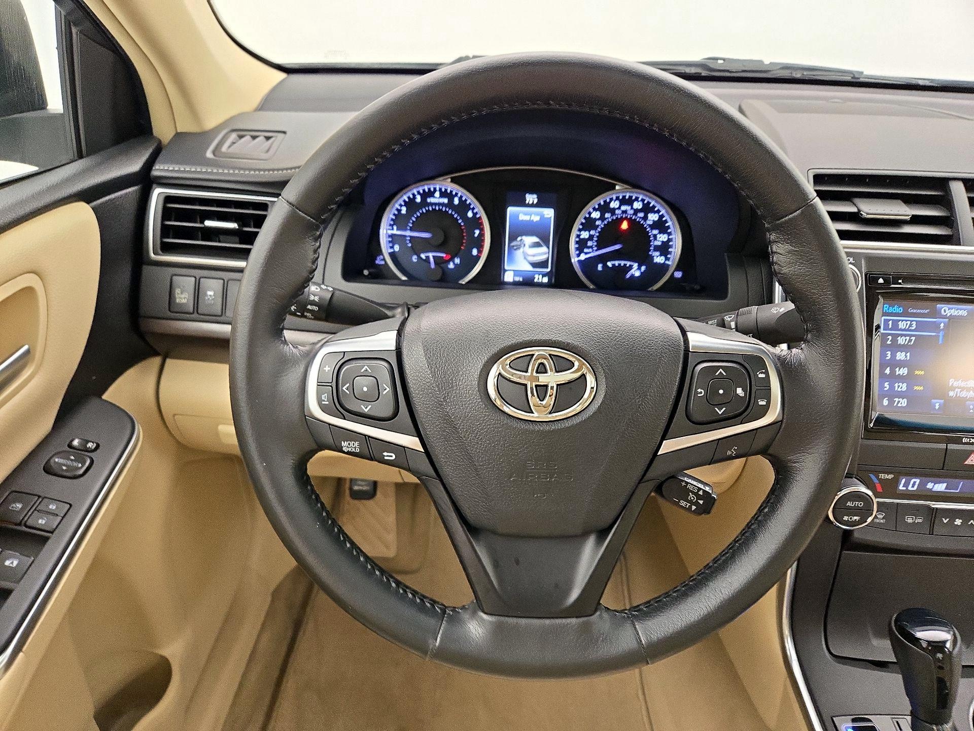 Thumbnail: 2016 Toyota Camry - 10