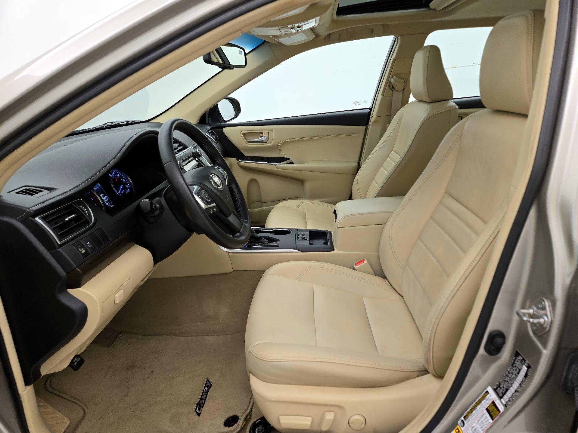 Thumbnail: 2016 Toyota Camry - 11