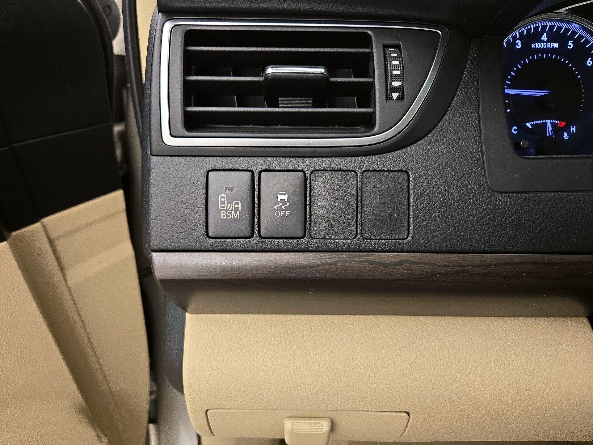 Thumbnail: 2016 Toyota Camry - 13
