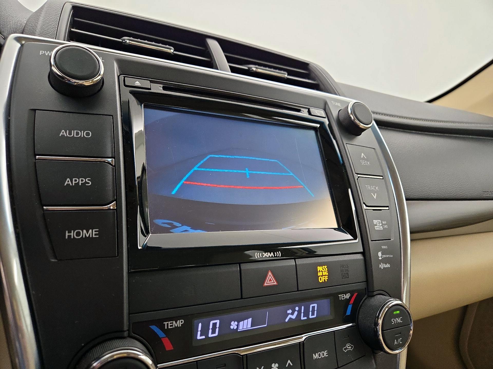 Thumbnail: 2016 Toyota Camry - 14