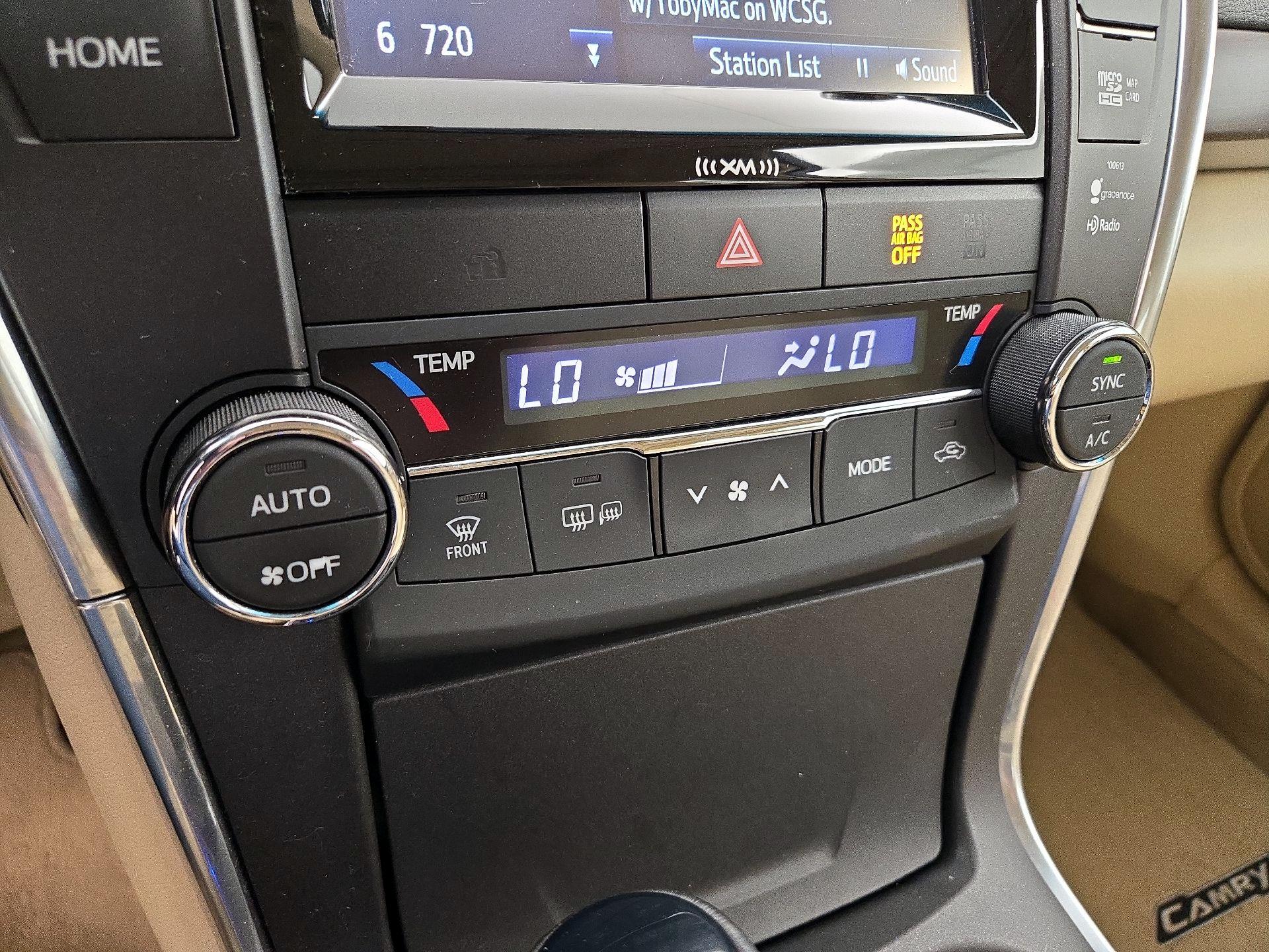 Thumbnail: 2016 Toyota Camry - 16