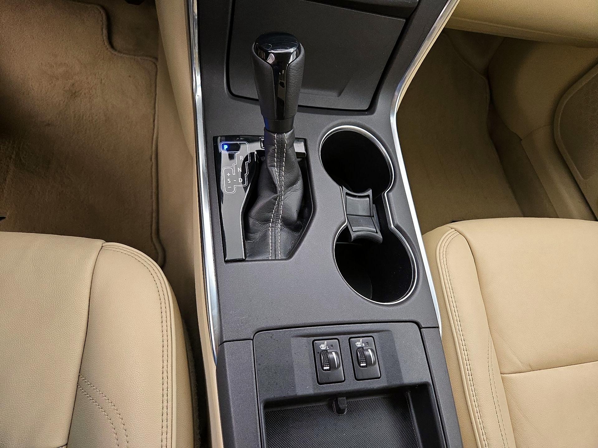 Thumbnail: 2016 Toyota Camry - 17