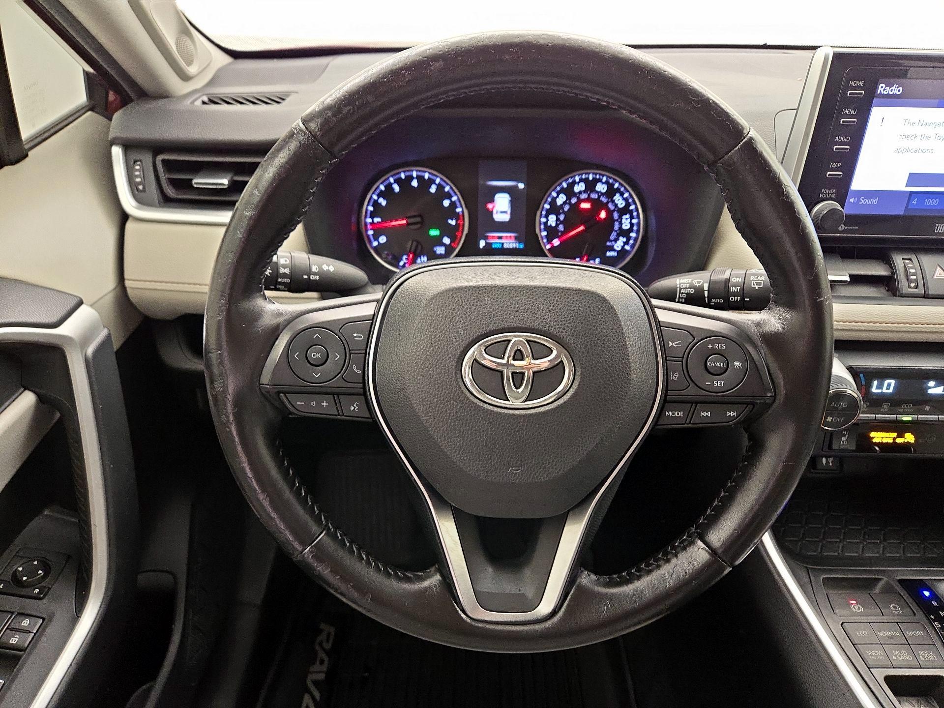 Thumbnail: 2019 Toyota RAV4 - 10