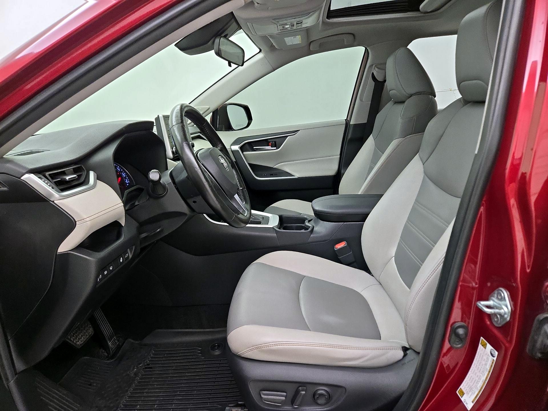 Thumbnail: 2019 Toyota RAV4 - 11