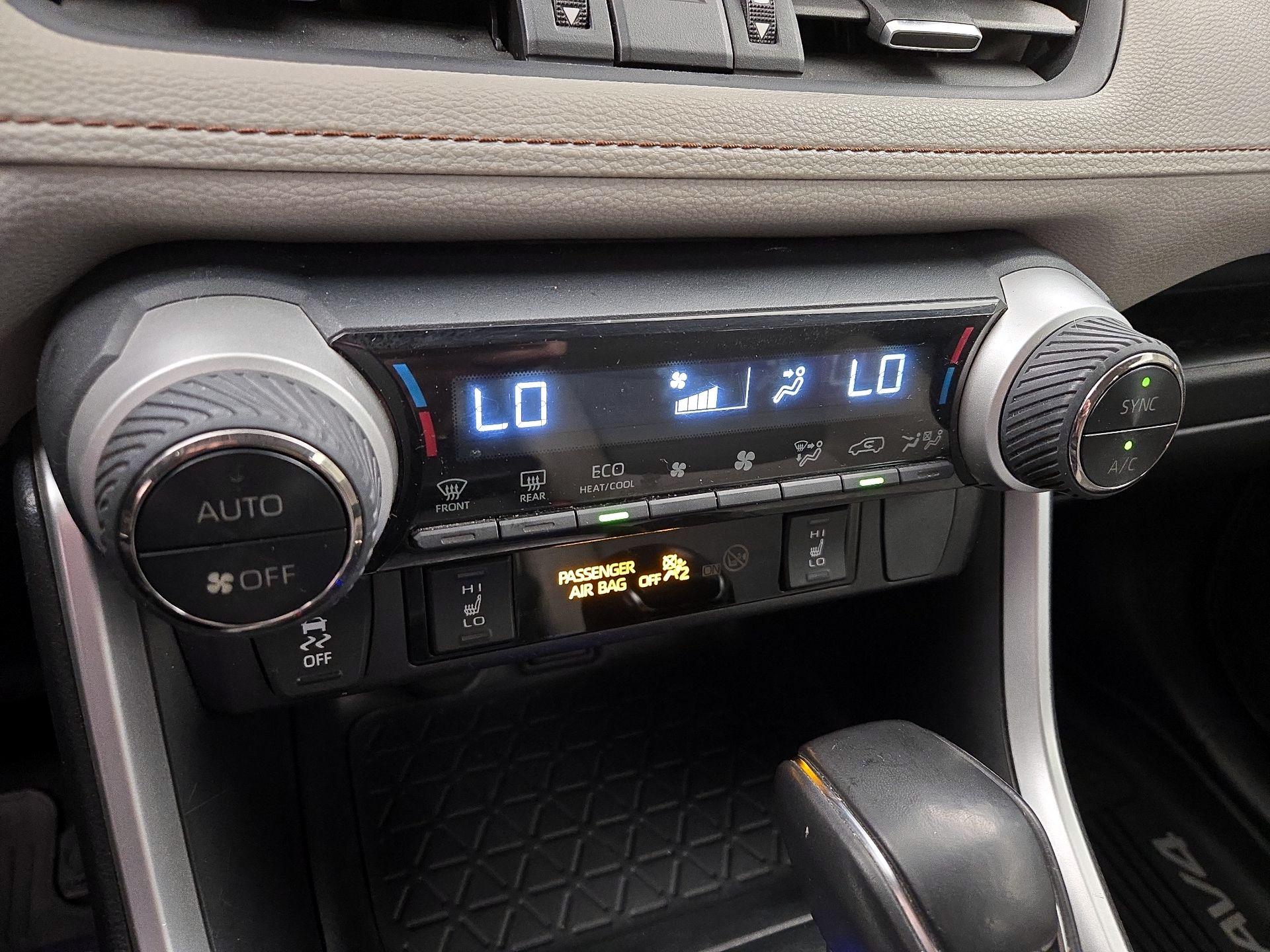 Thumbnail: 2019 Toyota RAV4 - 16