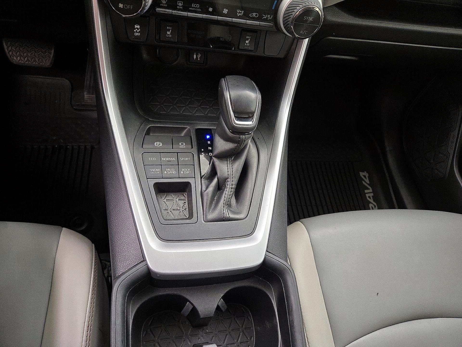 Thumbnail: 2019 Toyota RAV4 - 17