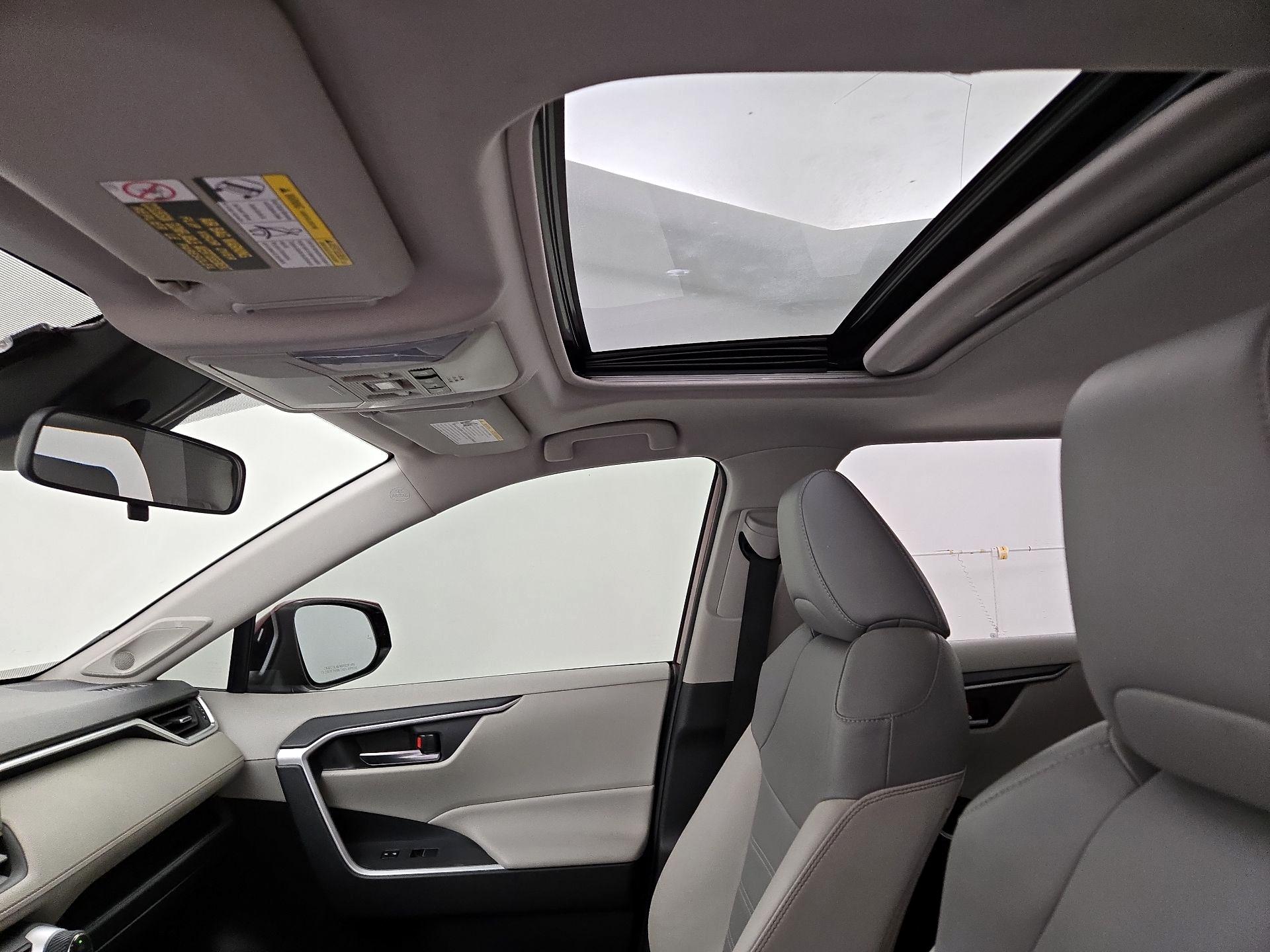 Thumbnail: 2019 Toyota RAV4 - 19
