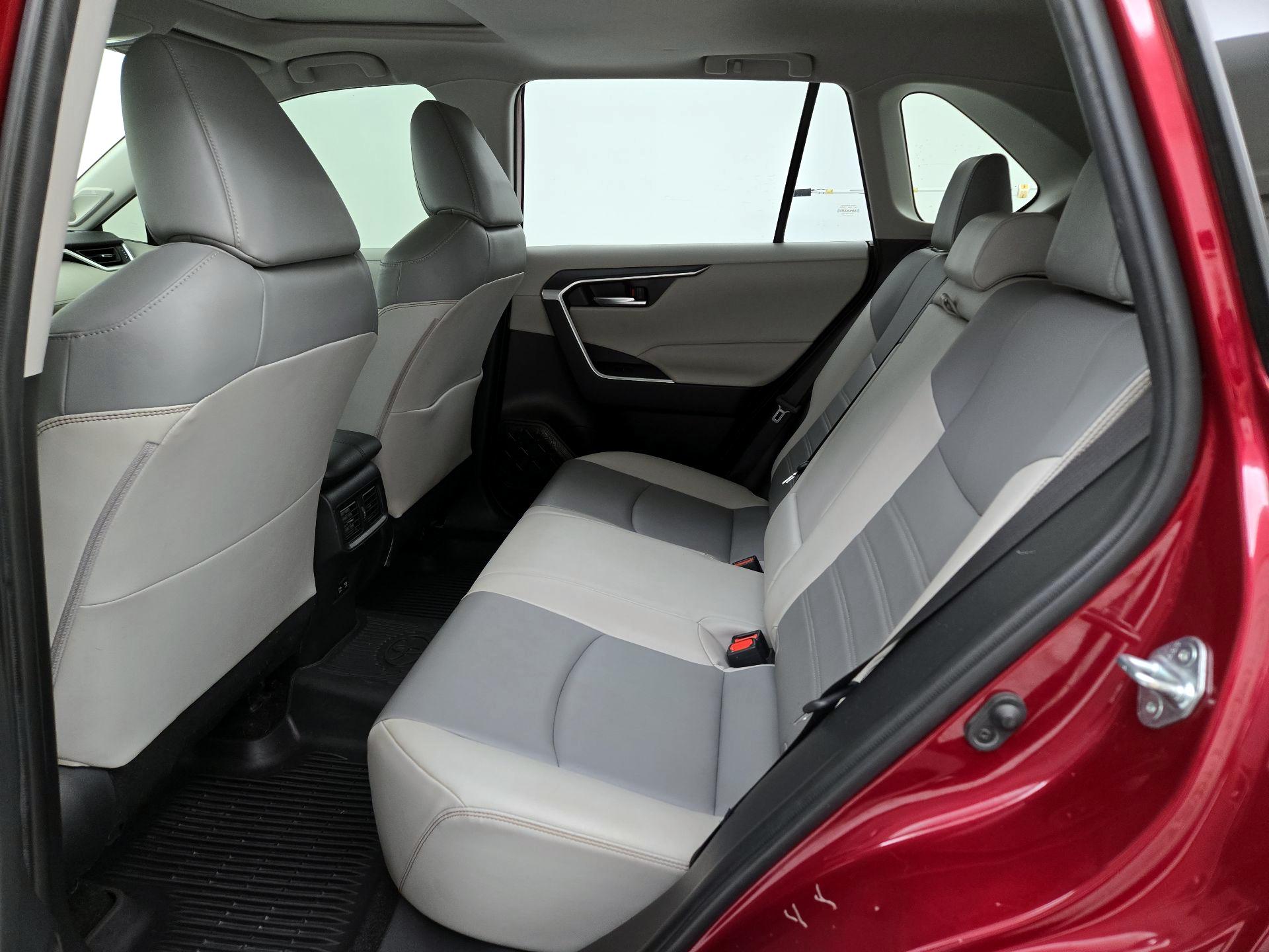 Thumbnail: 2019 Toyota RAV4 - 20