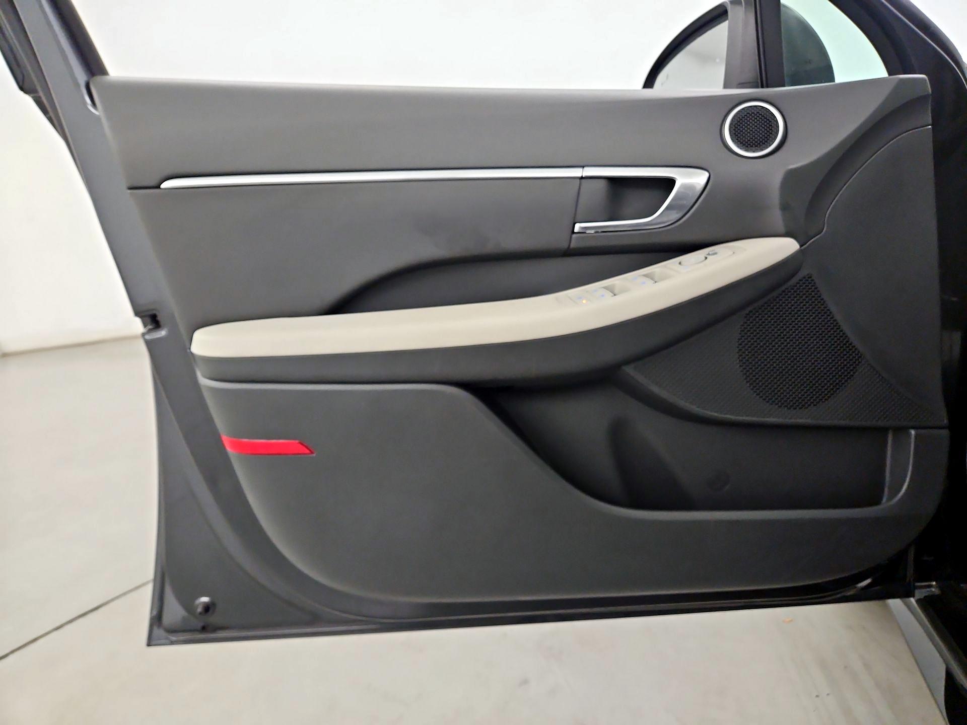 Thumbnail: 2023 Hyundai Sonata - 12