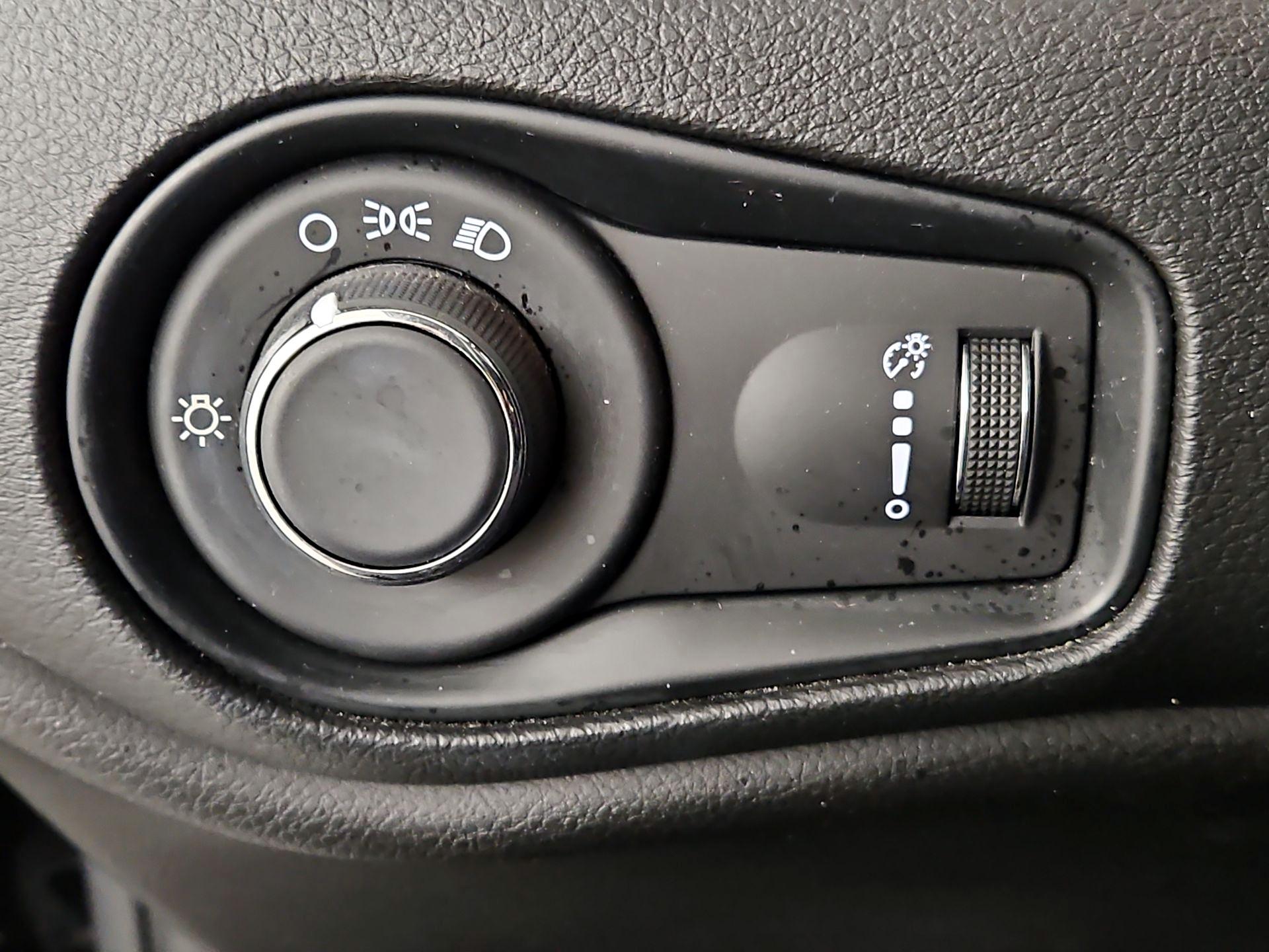 Thumbnail: 2021 Jeep Renegade - 13