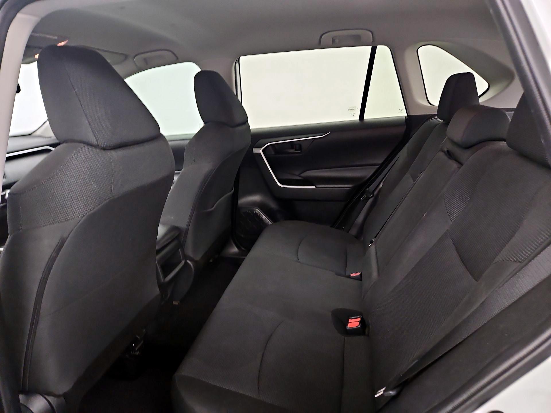 Thumbnail: 2020 Toyota RAV4 - 19