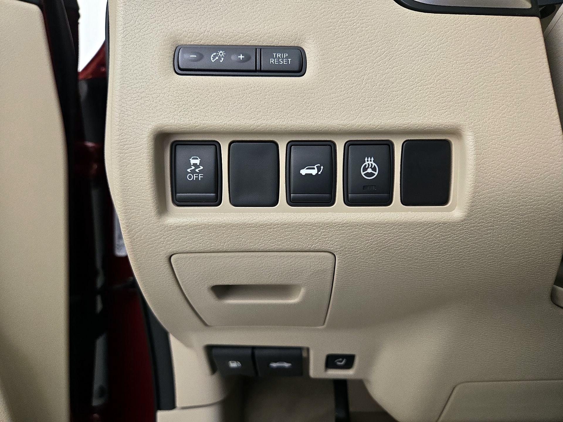 Thumbnail: 2015 Nissan Murano - 13