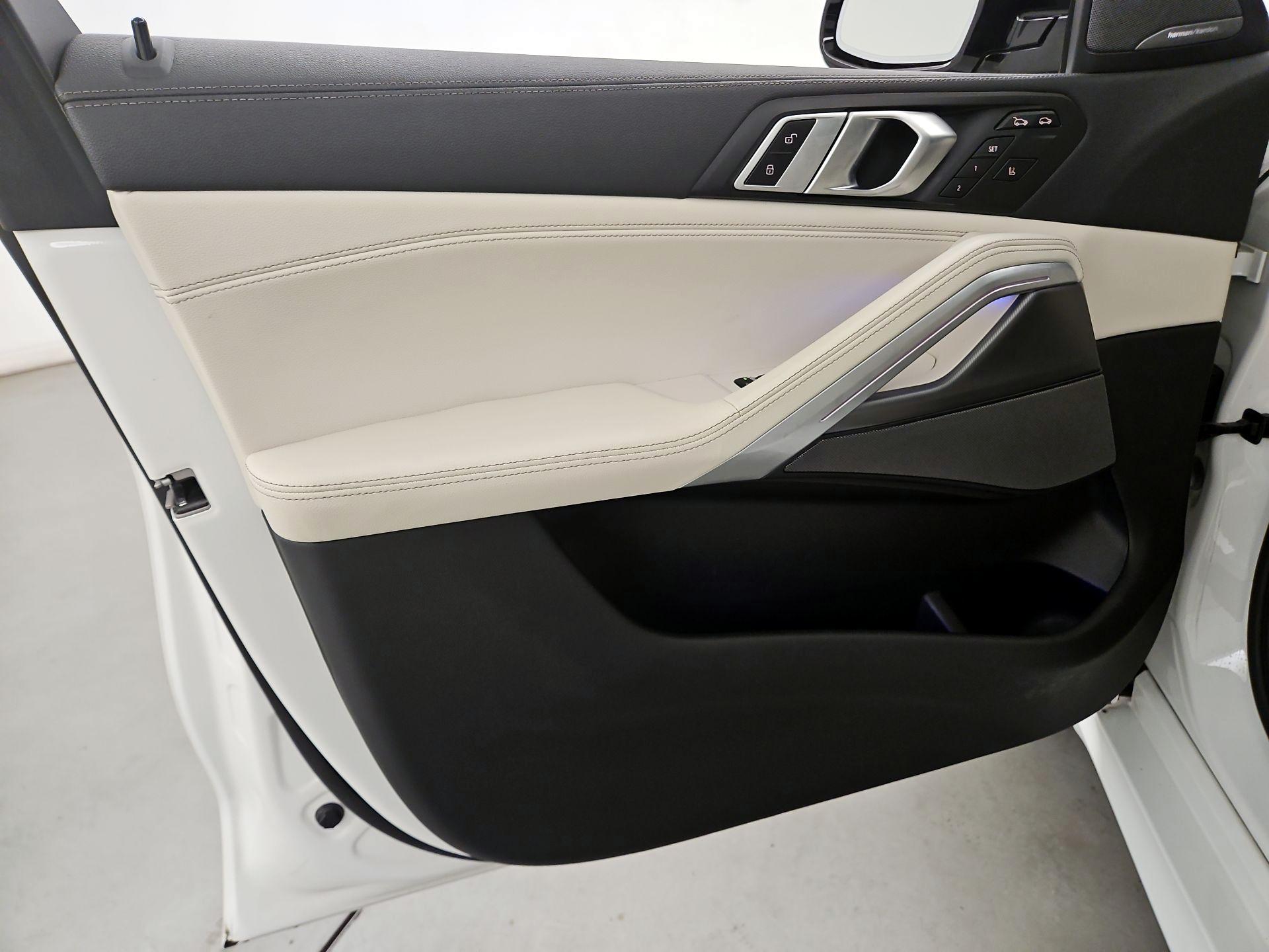 Thumbnail: 2022 BMW X6 - 12