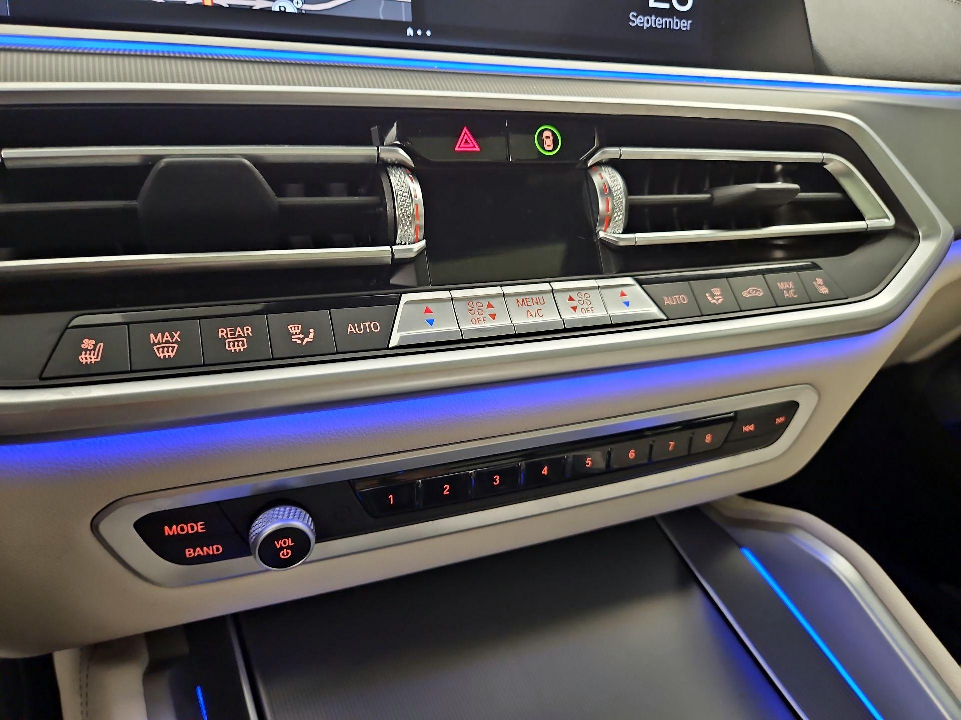 Thumbnail: 2022 BMW X6 - 17