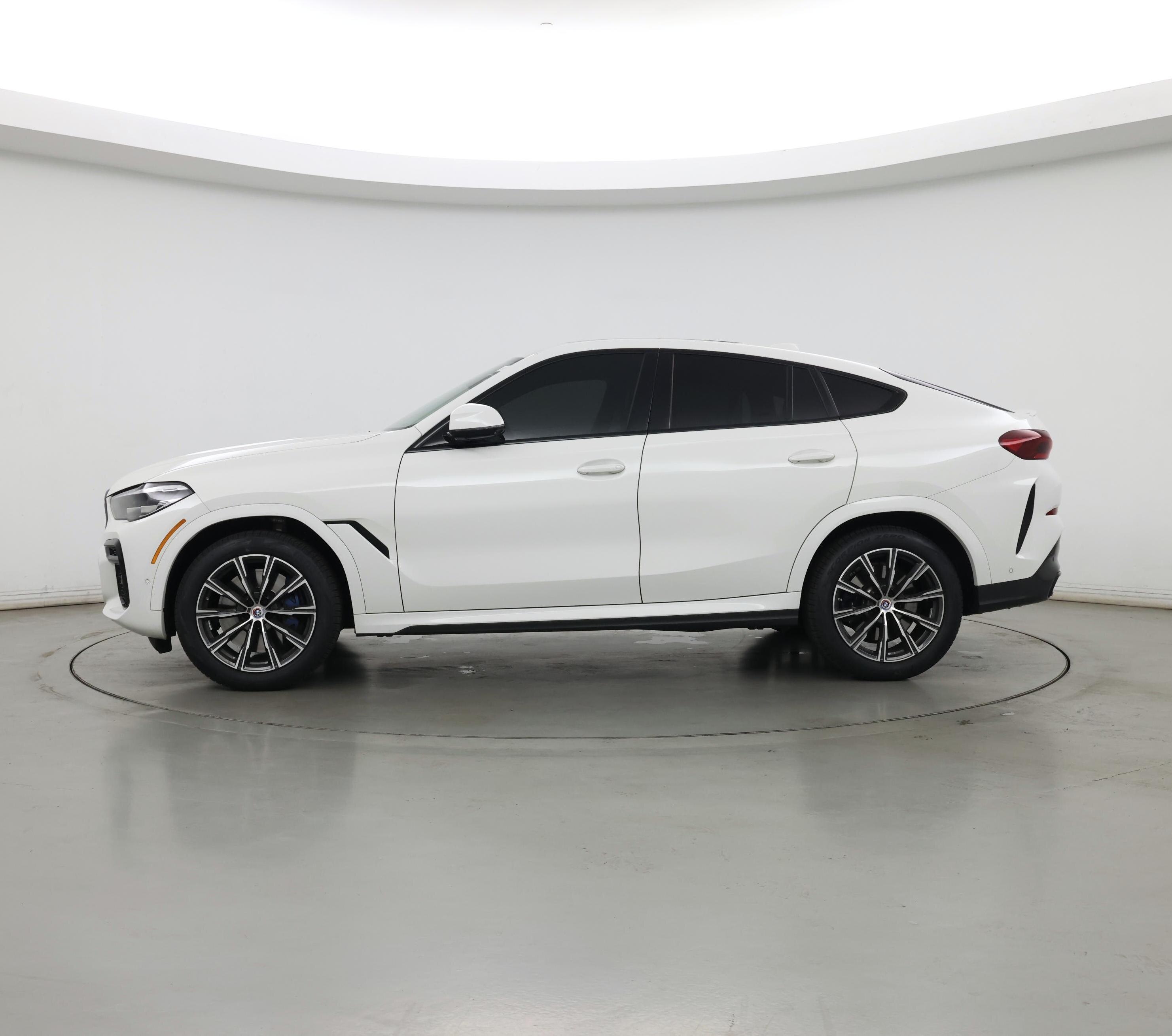 Thumbnail: 2022 BMW X6 - 3