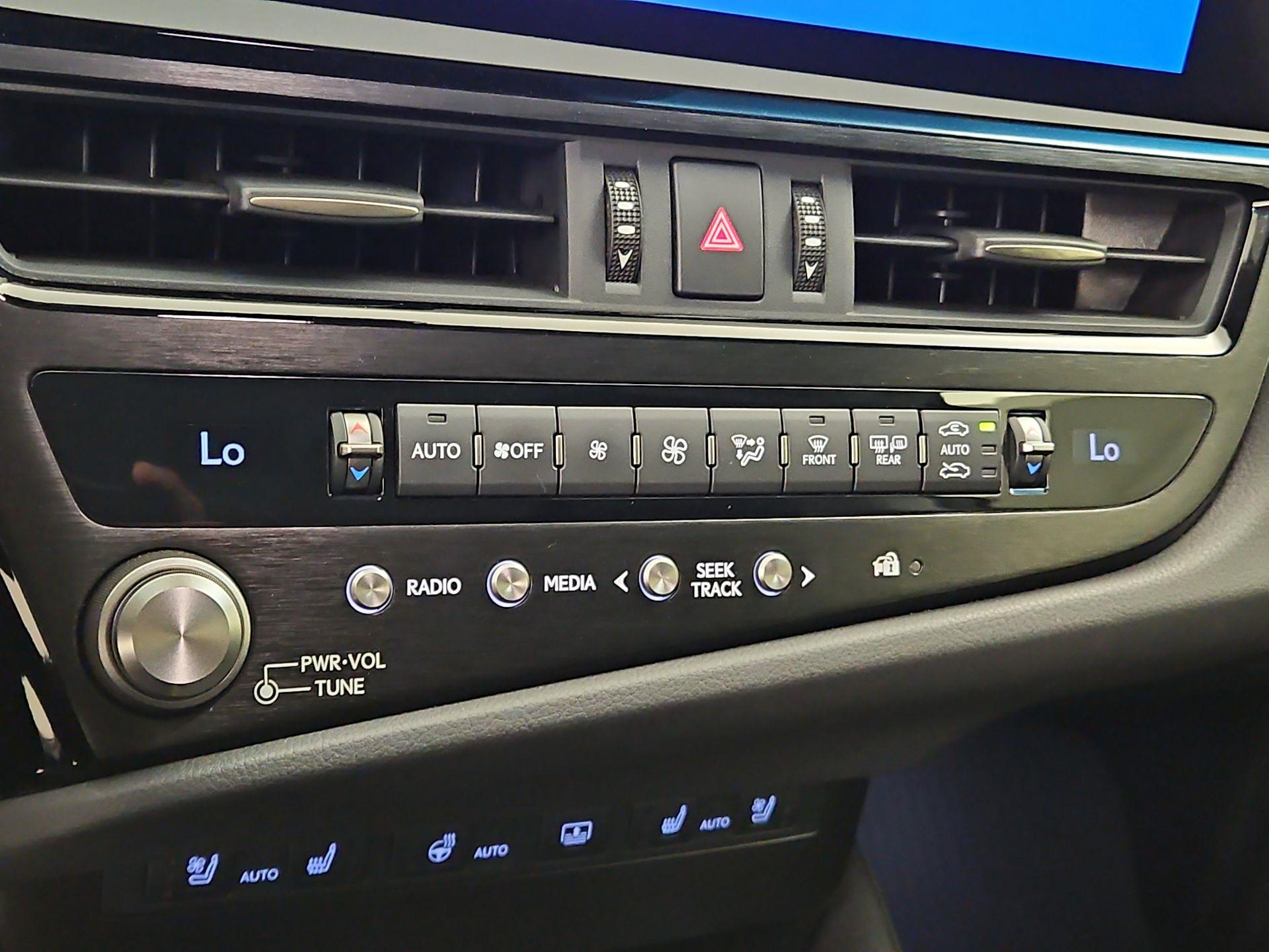Thumbnail: 2024 Lexus ES - 16