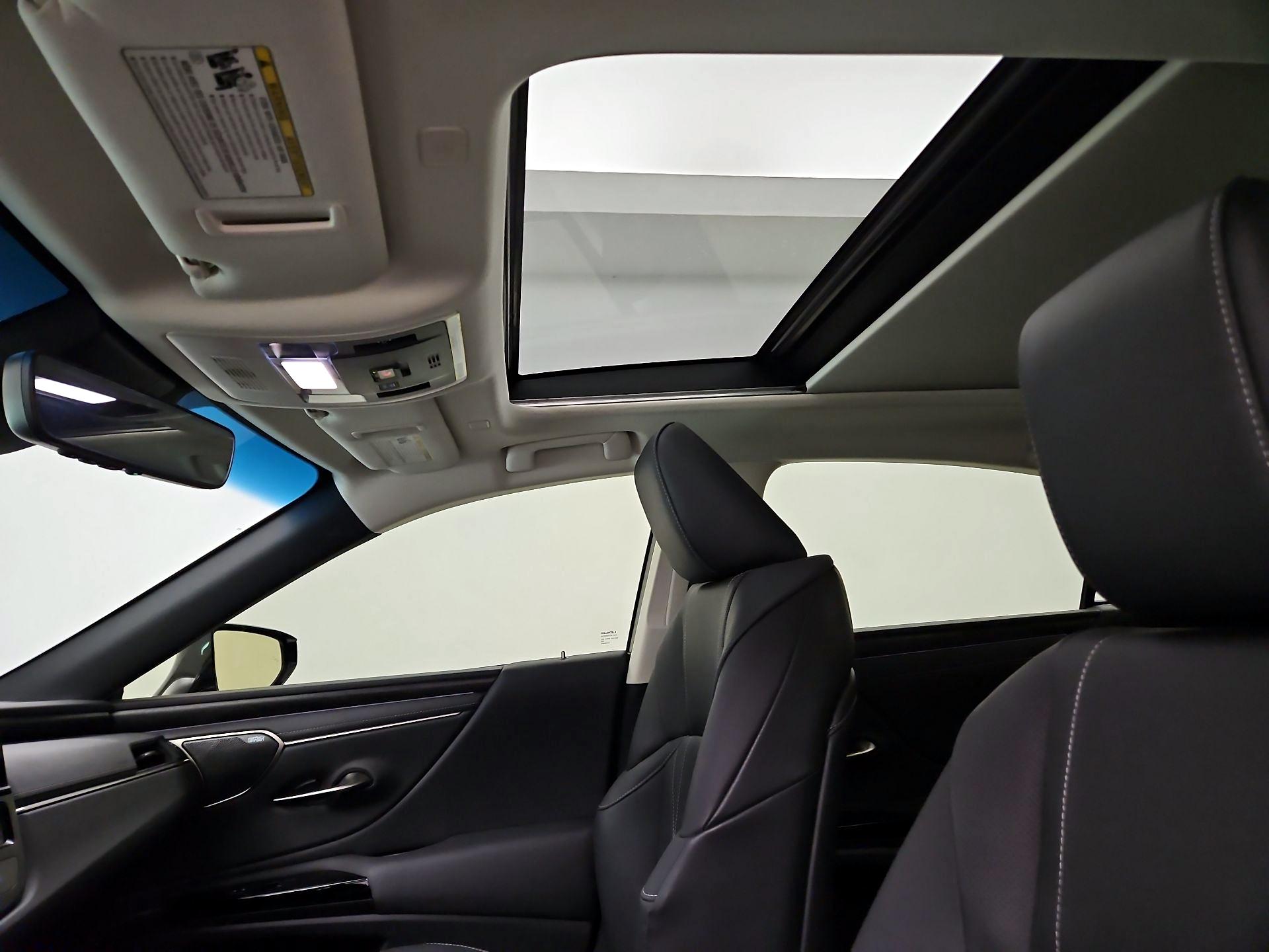 Thumbnail: 2024 Lexus ES - 19
