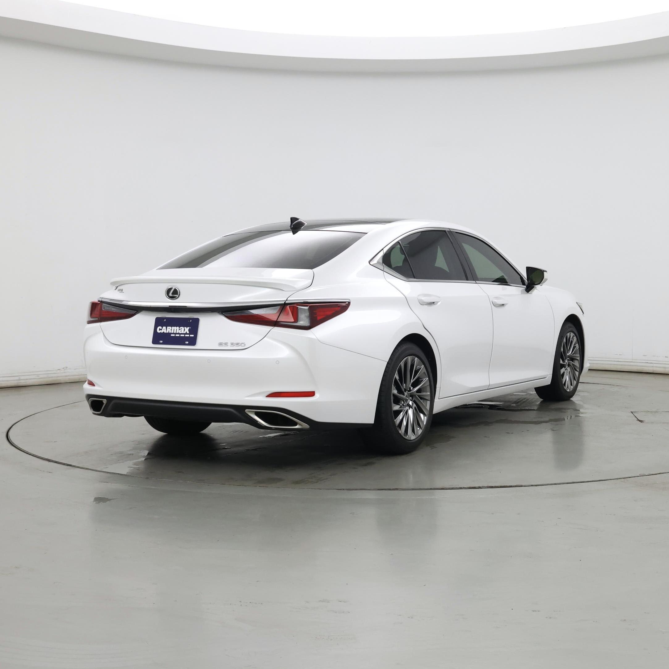 Thumbnail: 2024 Lexus ES - 8