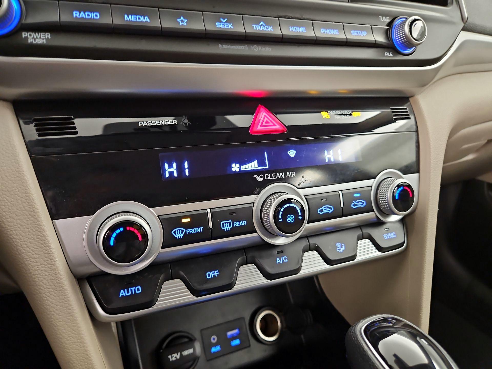 Thumbnail: 2020 Hyundai Elantra - 16
