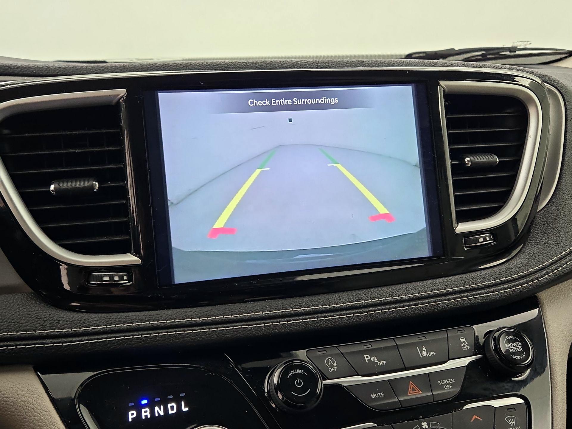 Thumbnail: 2021 Chrysler Pacifica - 14