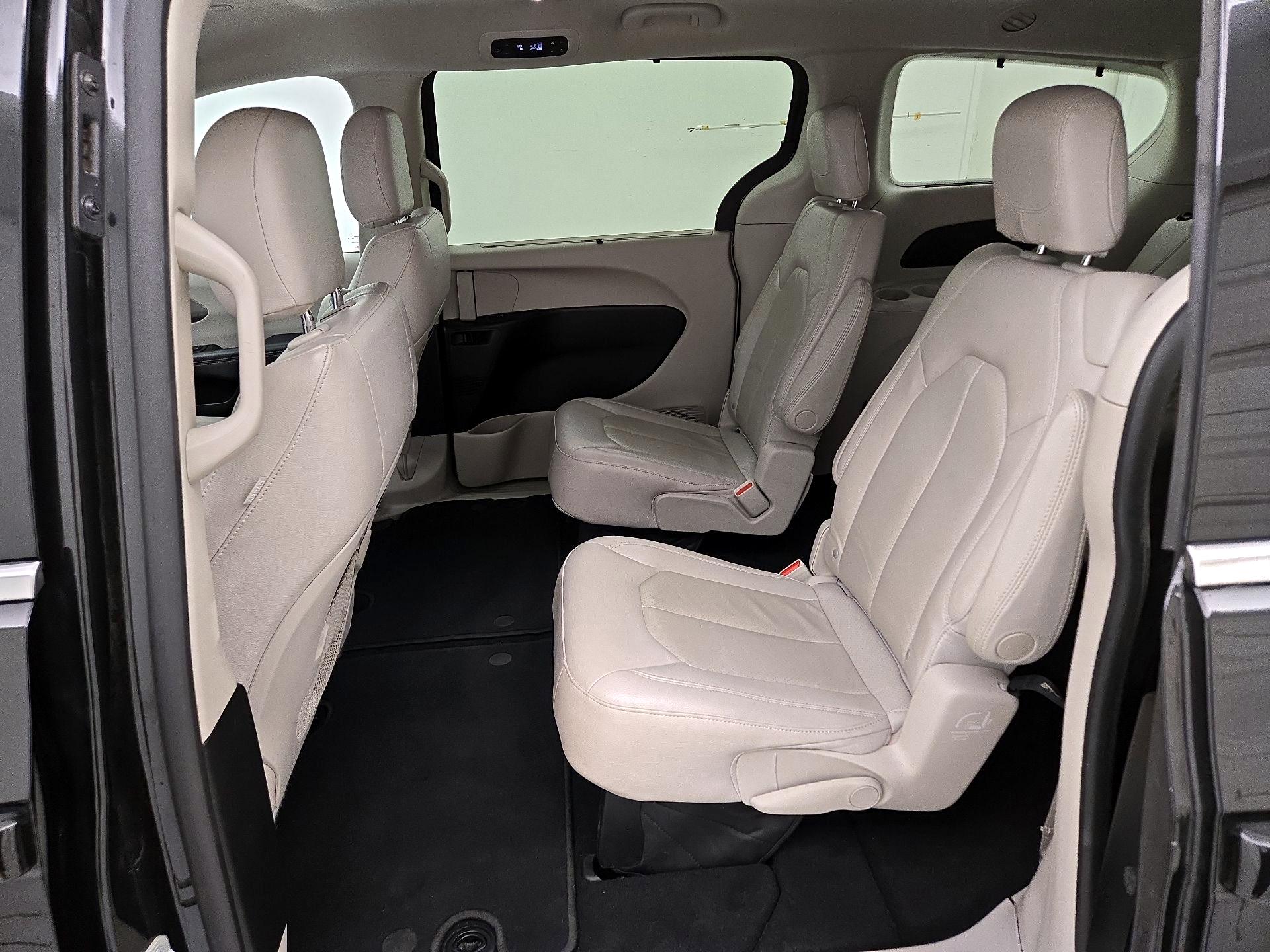 Thumbnail: 2021 Chrysler Pacifica - 19