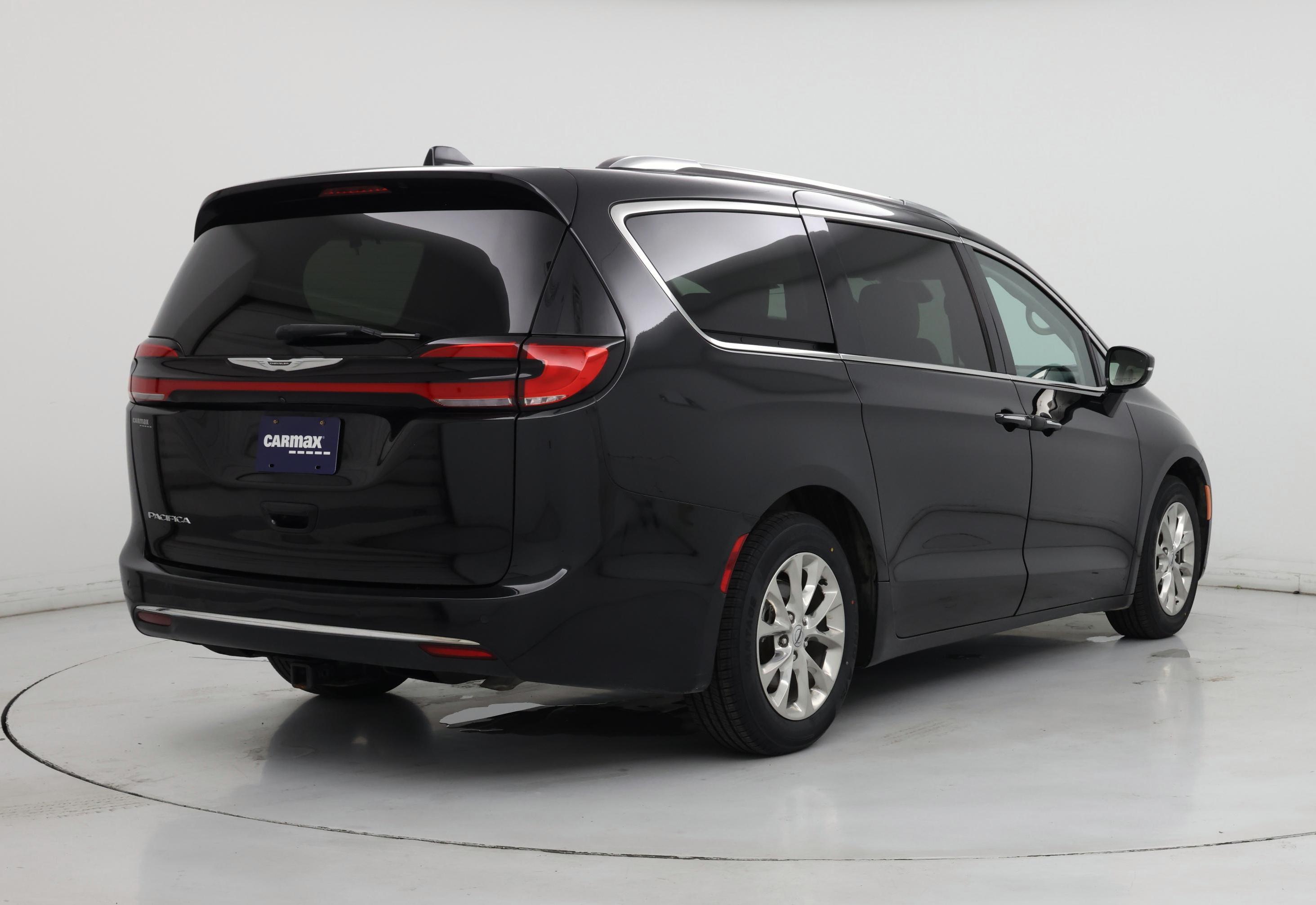 Thumbnail: 2021 Chrysler Pacifica - 8