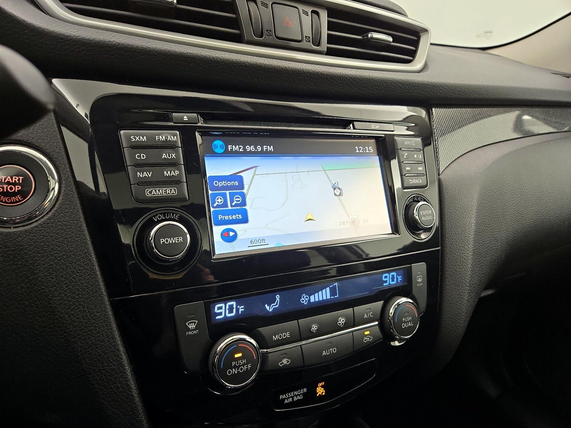 Thumbnail: 2015 Nissan Rogue - 14