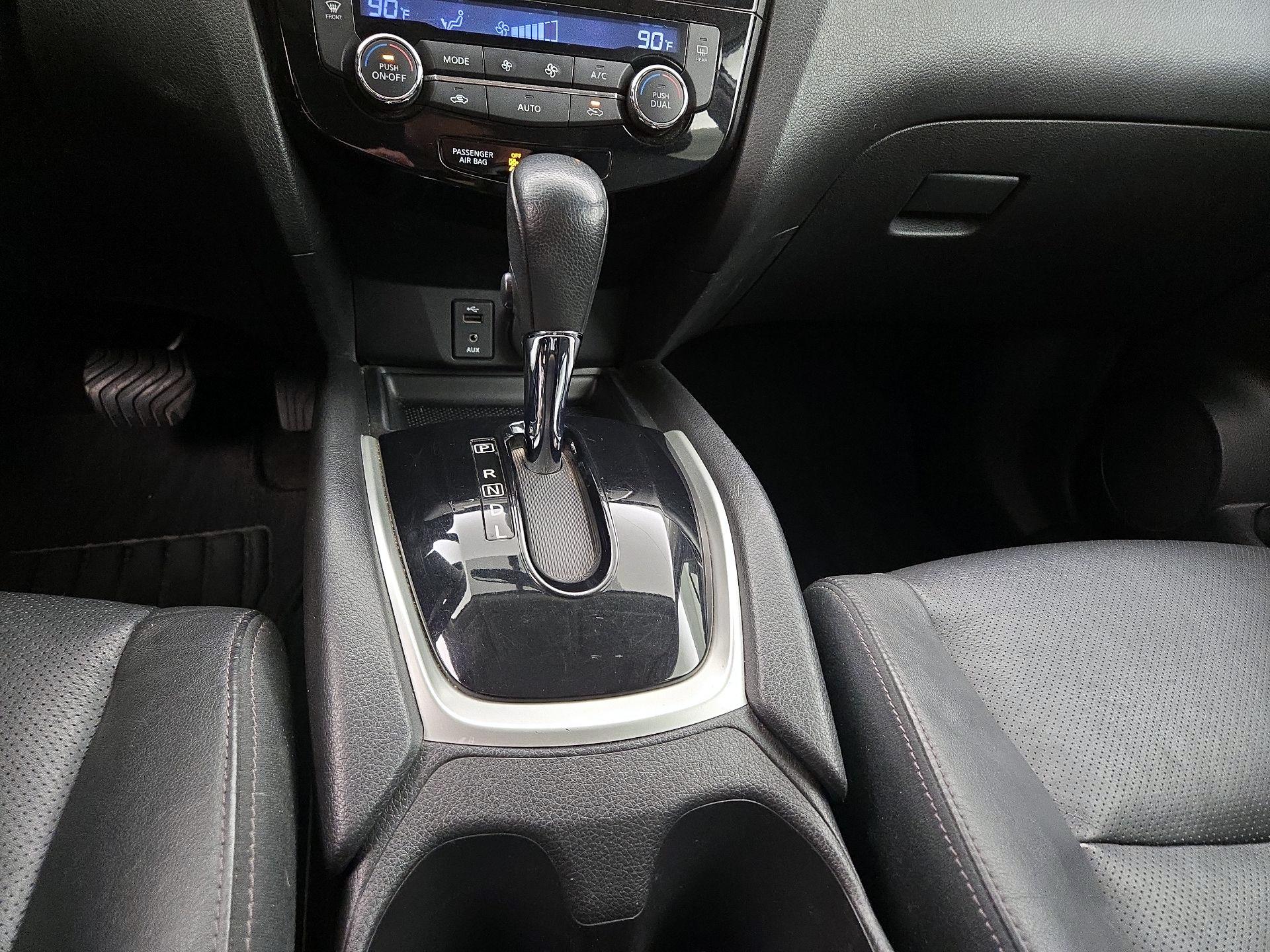 Thumbnail: 2015 Nissan Rogue - 18