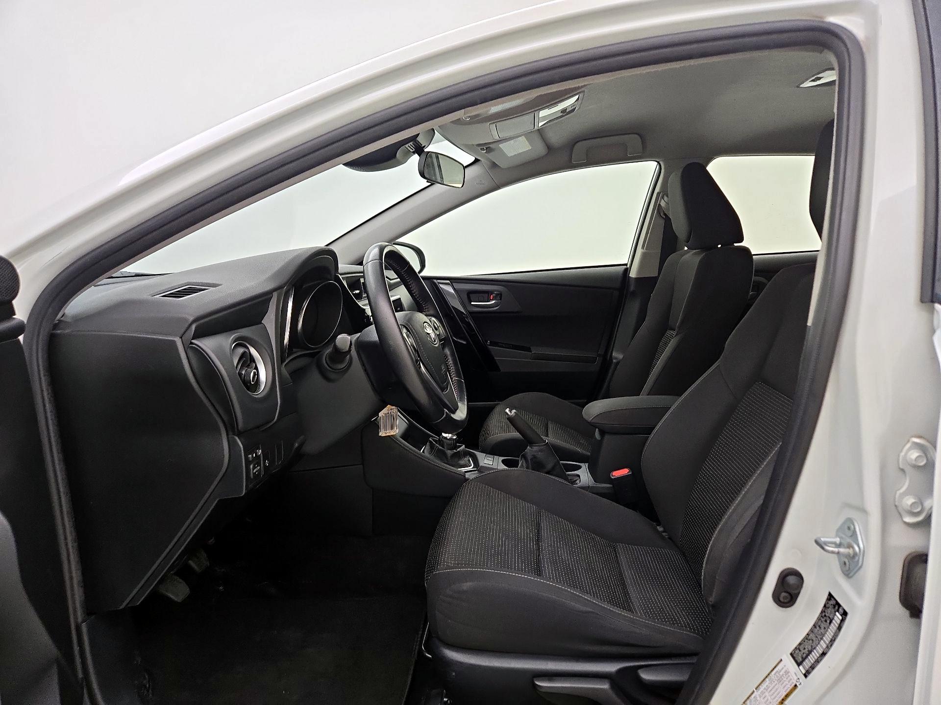 Thumbnail: 2017 Toyota Corolla iM - 11
