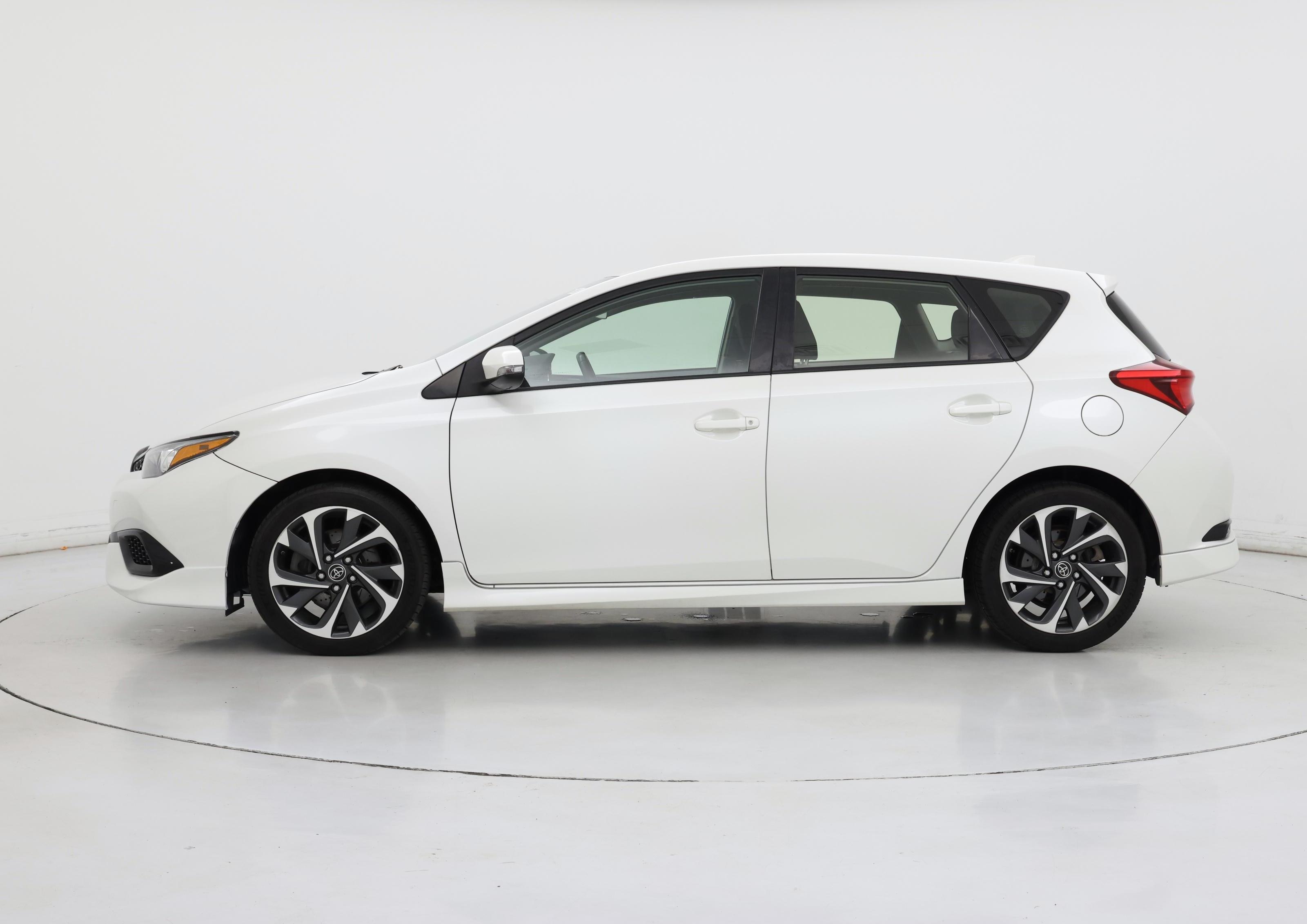 Thumbnail: 2017 Toyota Corolla iM - 3